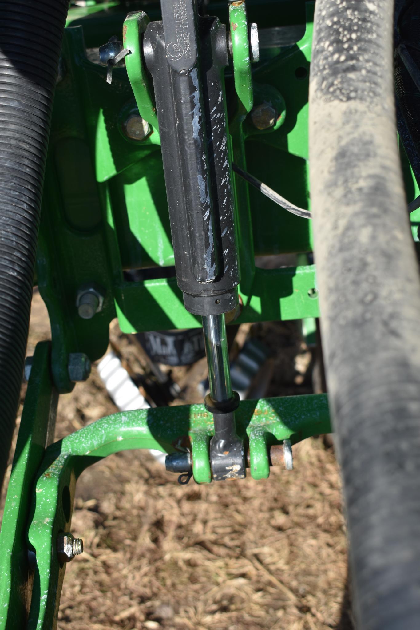 2018 John Deere 1795 16/31 CCS planter