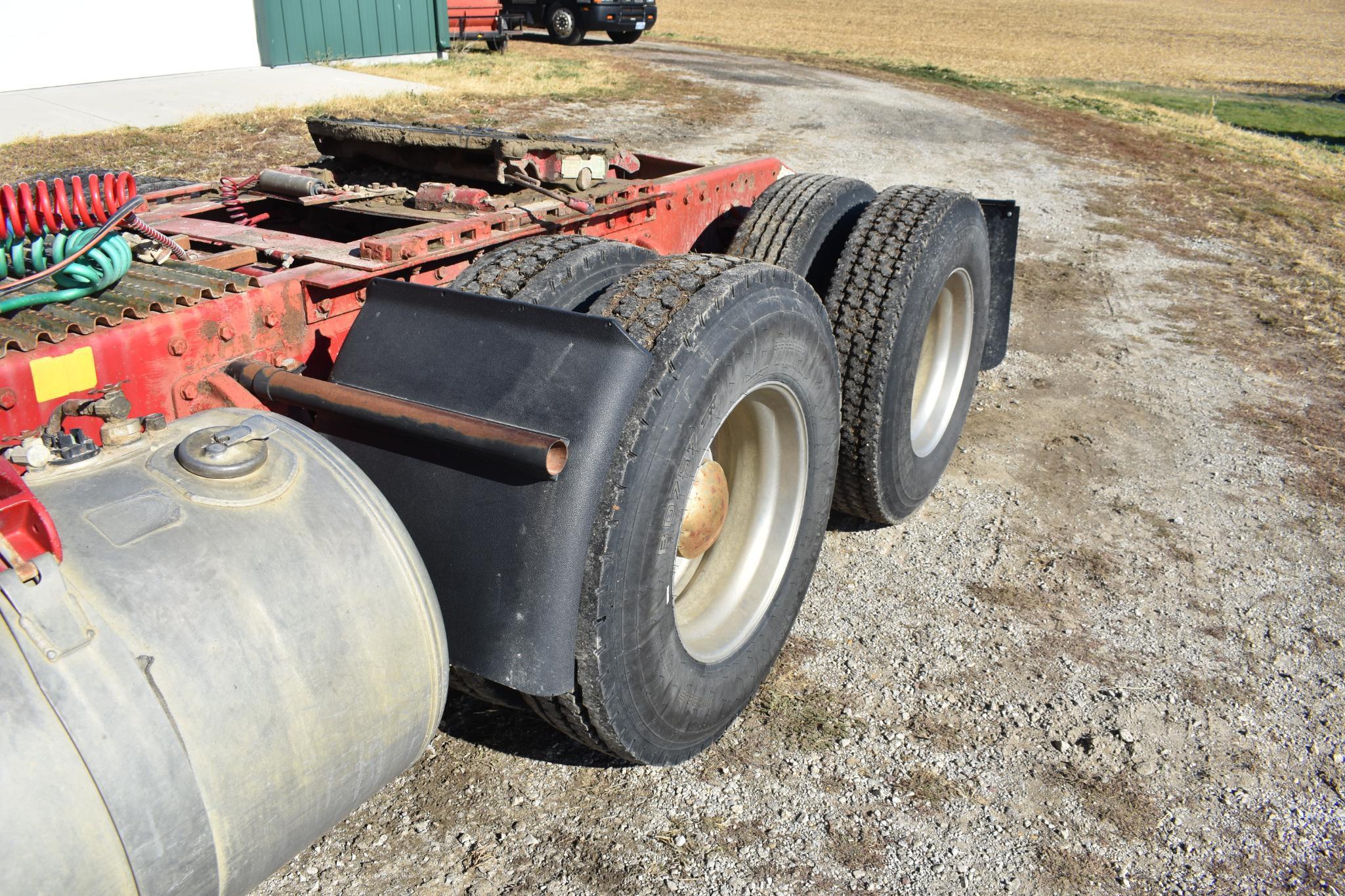 1995 Peterbilt 377 semi