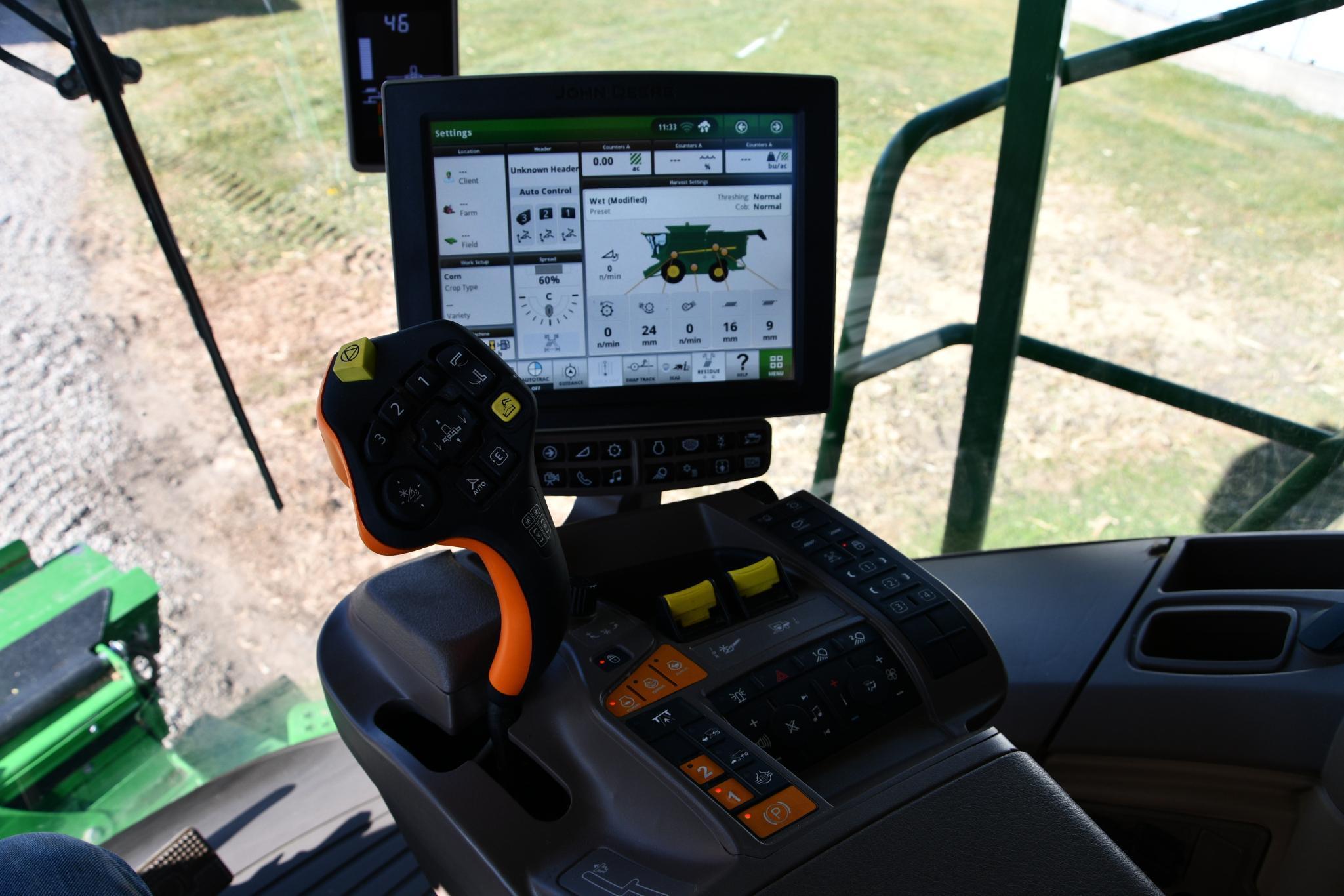 2019 John Deere S790 4wd combine