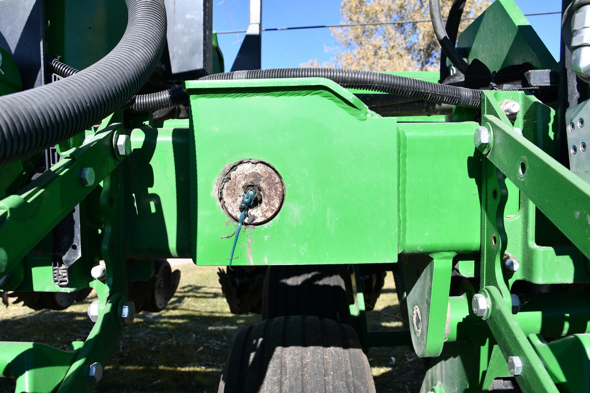 2011 John Deere DB90 CCS 36 row 30" ExactEmerge planter