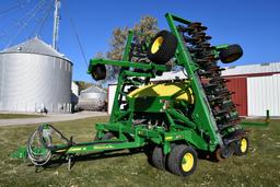 2015 John Deere 1990 CCS 40' air seeder