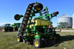 2015 John Deere 1990 CCS 40' air seeder