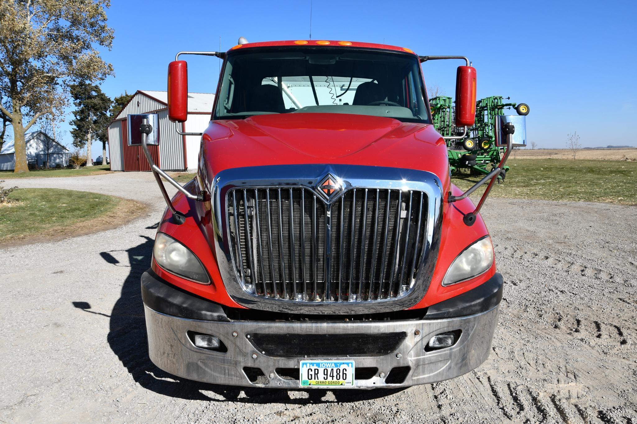 2013 International ProStar+ semi