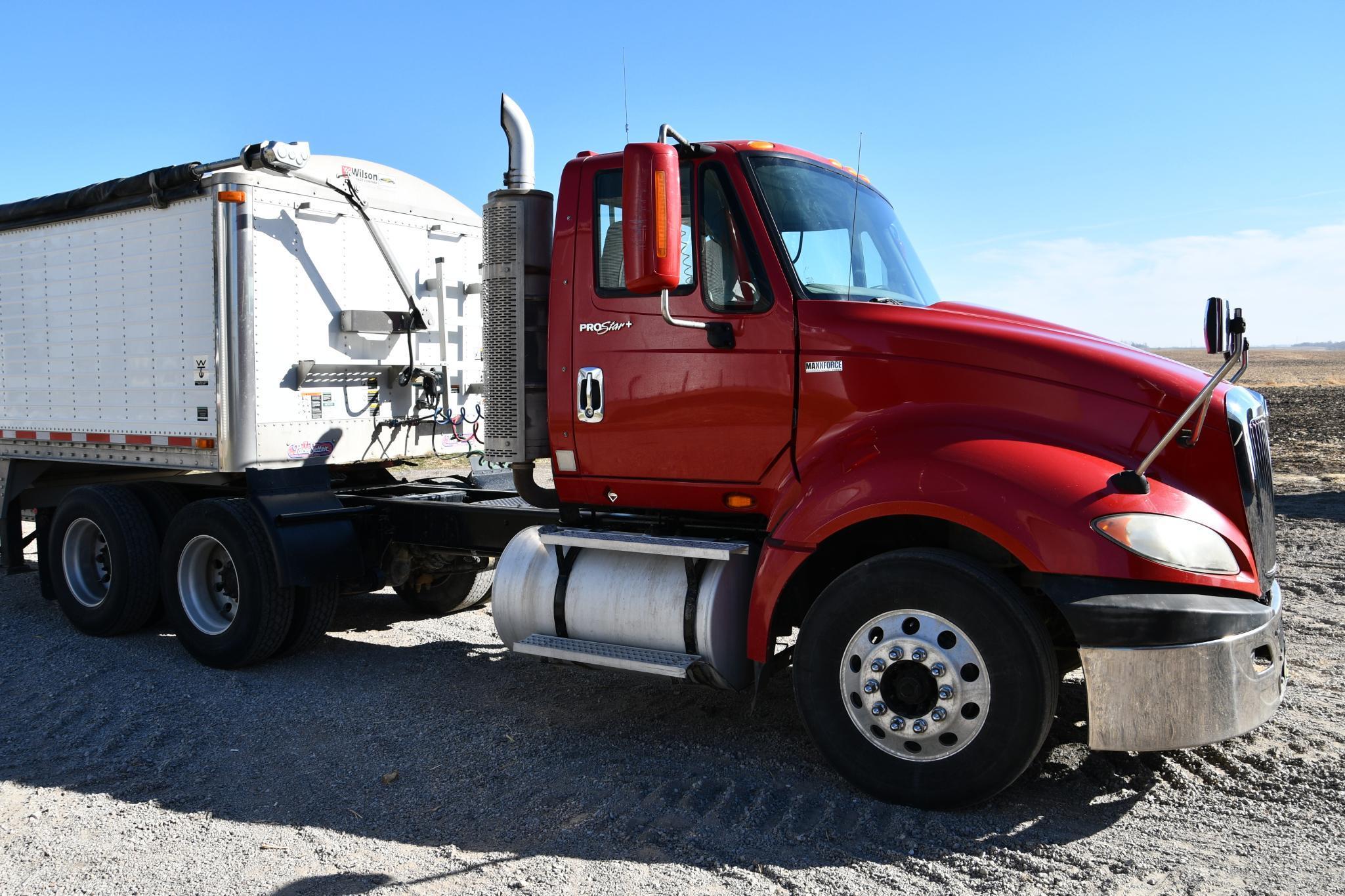 2013 International ProStar+ semi