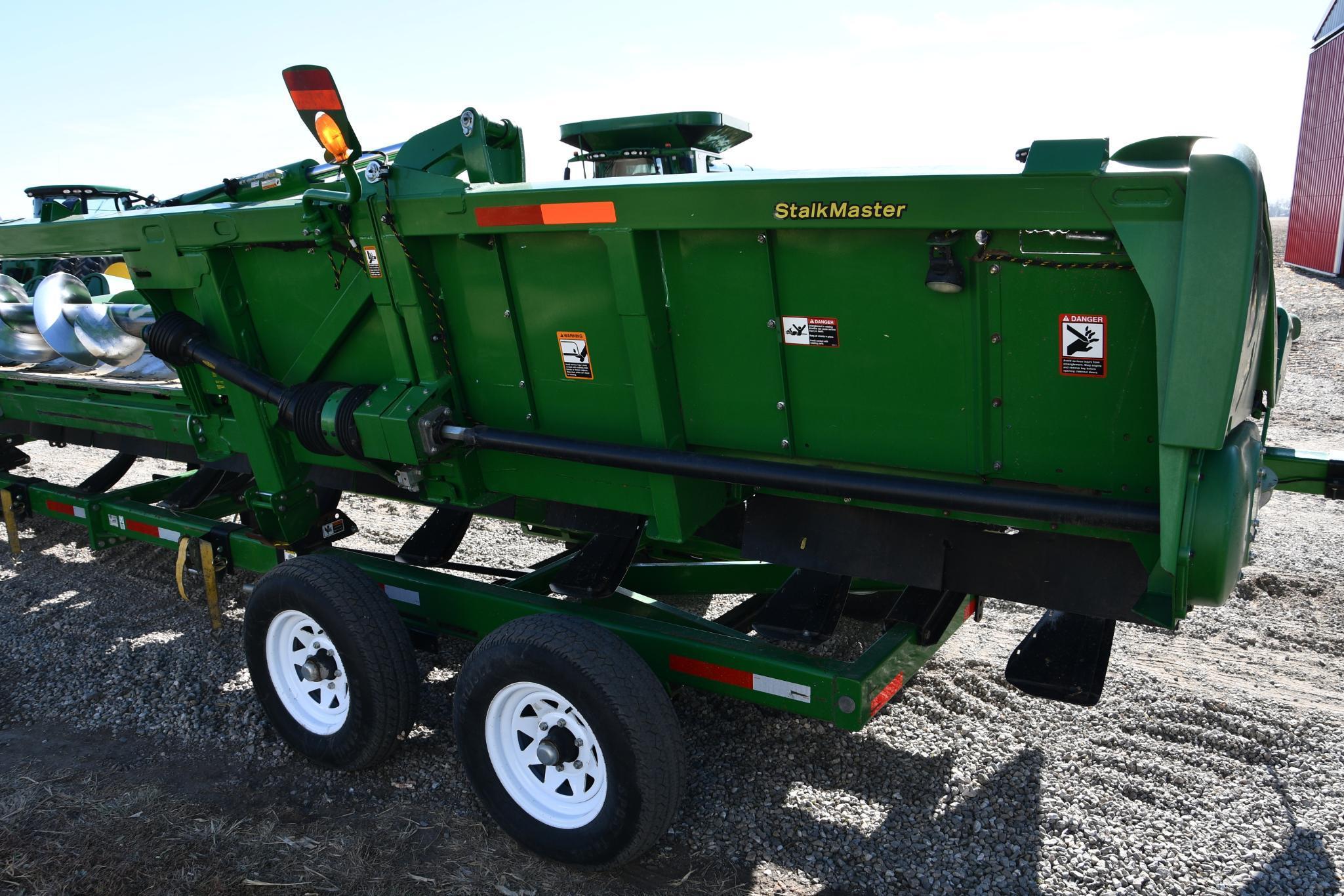 2017 John Deere 612FC StalkMaster 12 row 30" folding chopping corn head