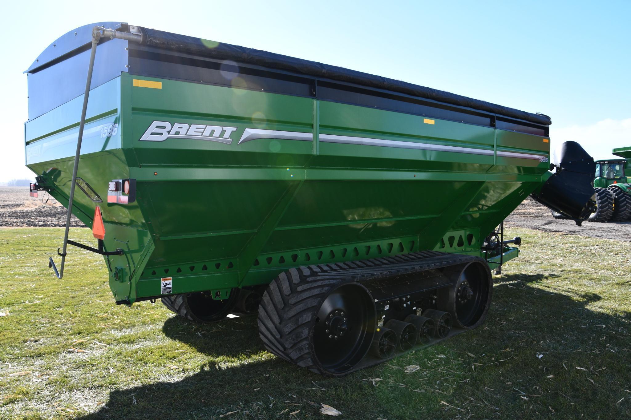 2017 Brent 1596 grain cart