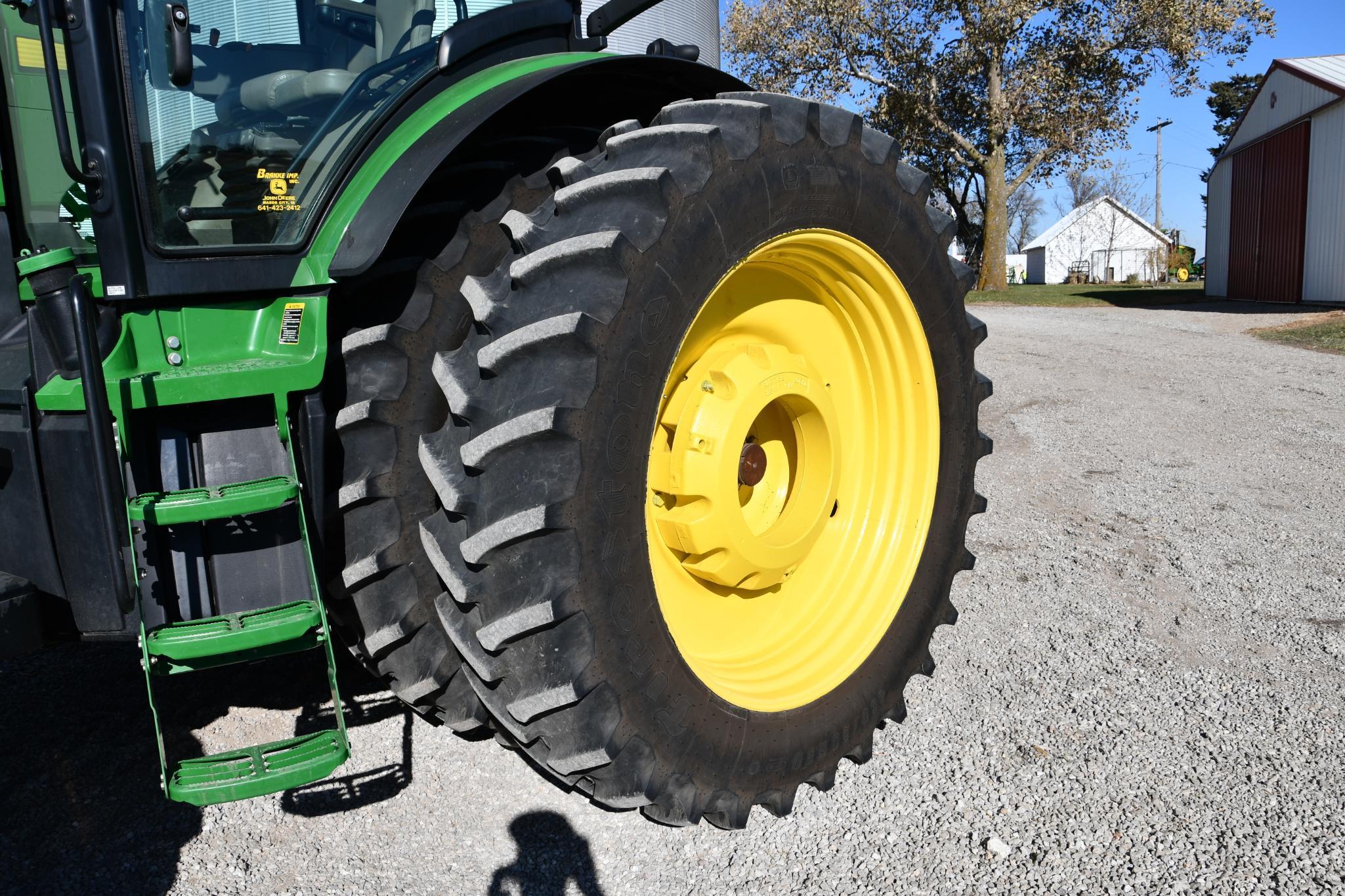 2012 John Deere 8360R MFWD tractor