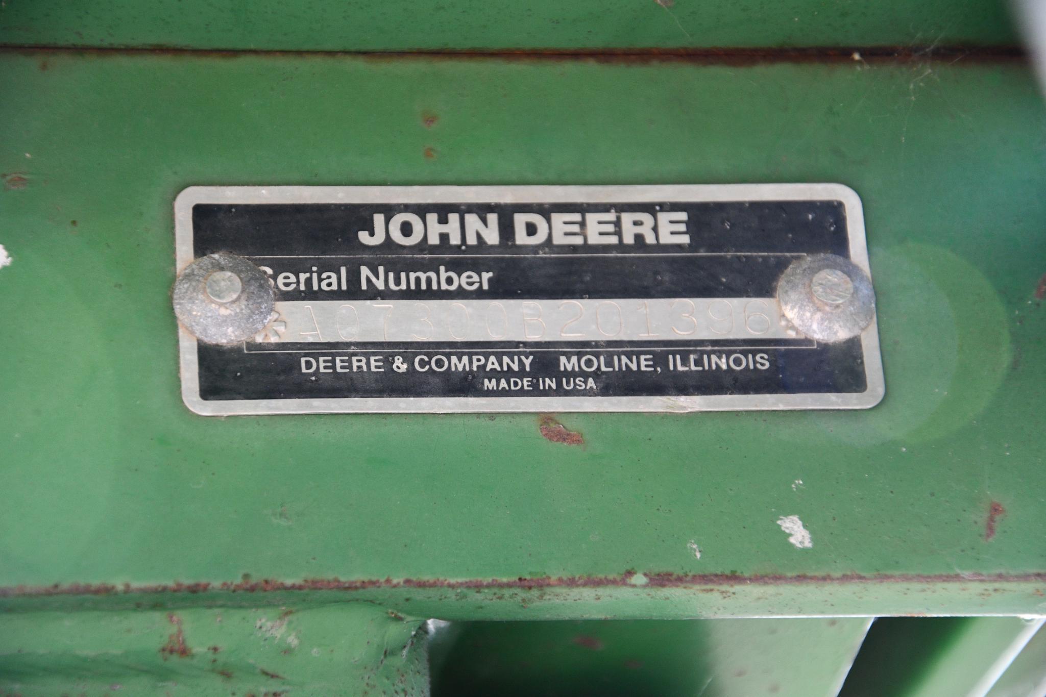 1990 John Deere 7300 12 row 30" vertical fold planter