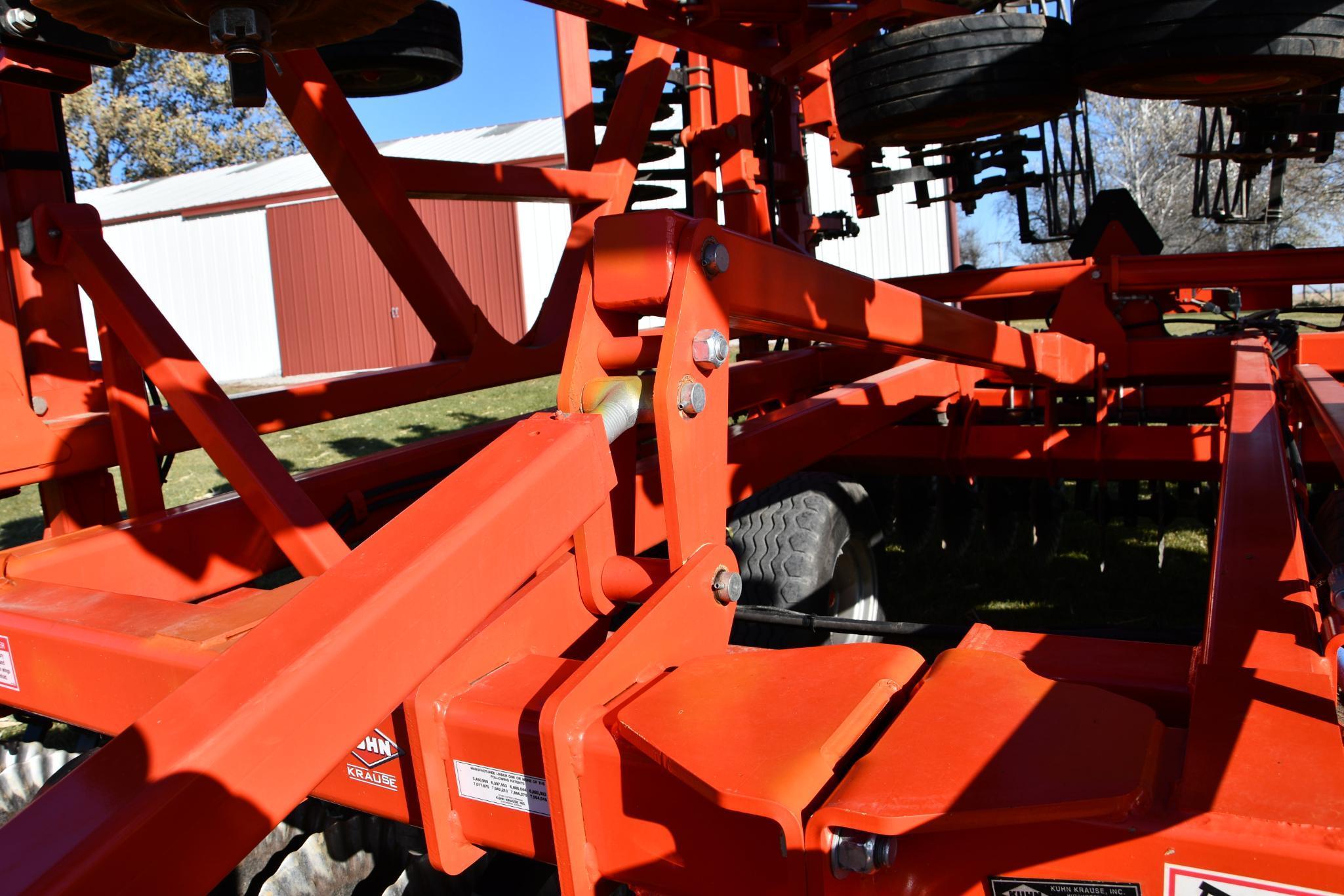 2018 Kuhn Krause 8005 Excelerator 40' vertical tillage tool