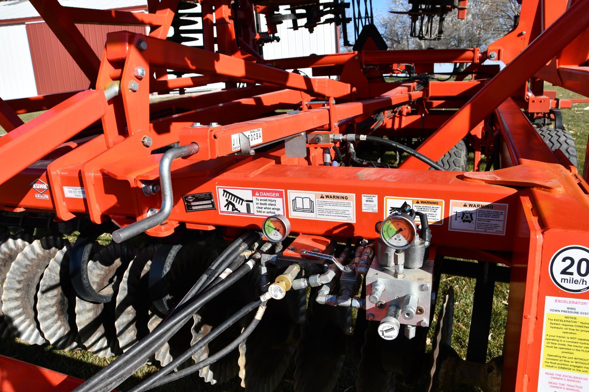 2018 Kuhn Krause 8005 Excelerator 40' vertical tillage tool