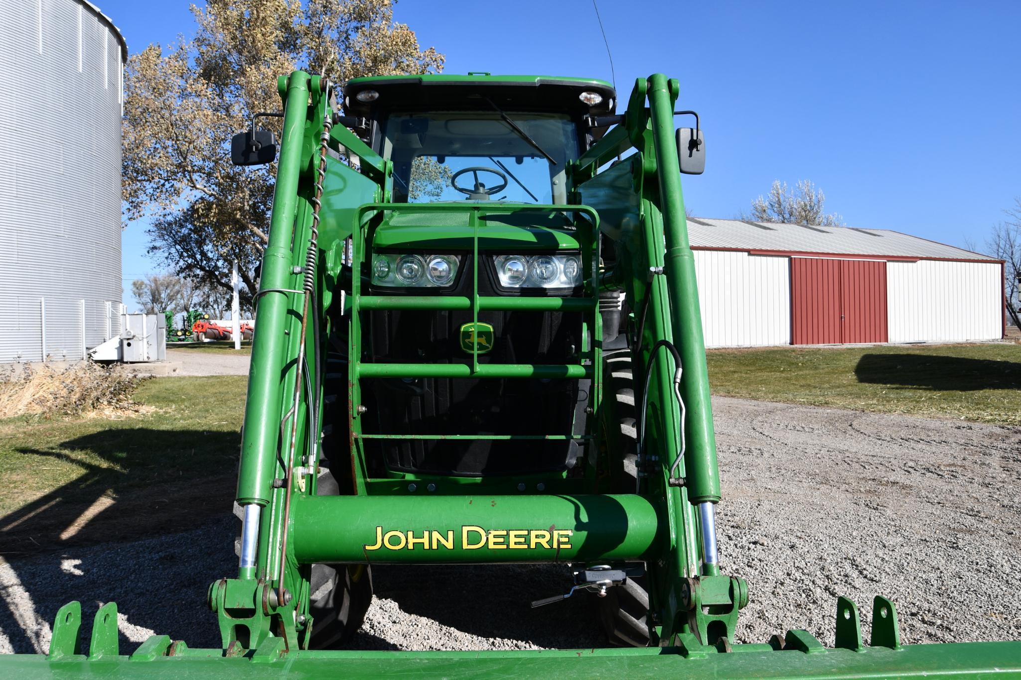 2012 John Deere 7200R MFWD tractor