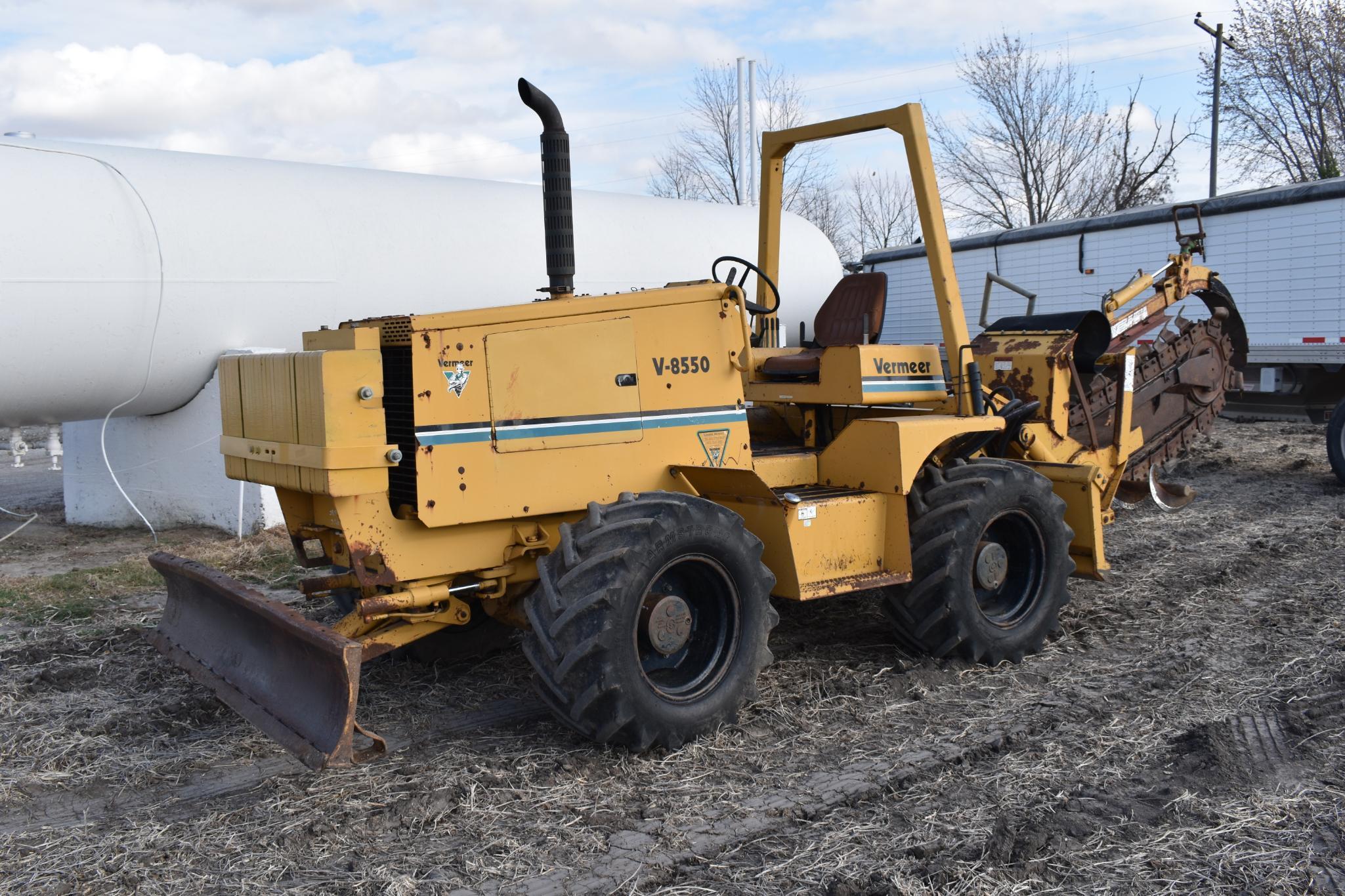 Vermeer V-8550 4X4 trencher