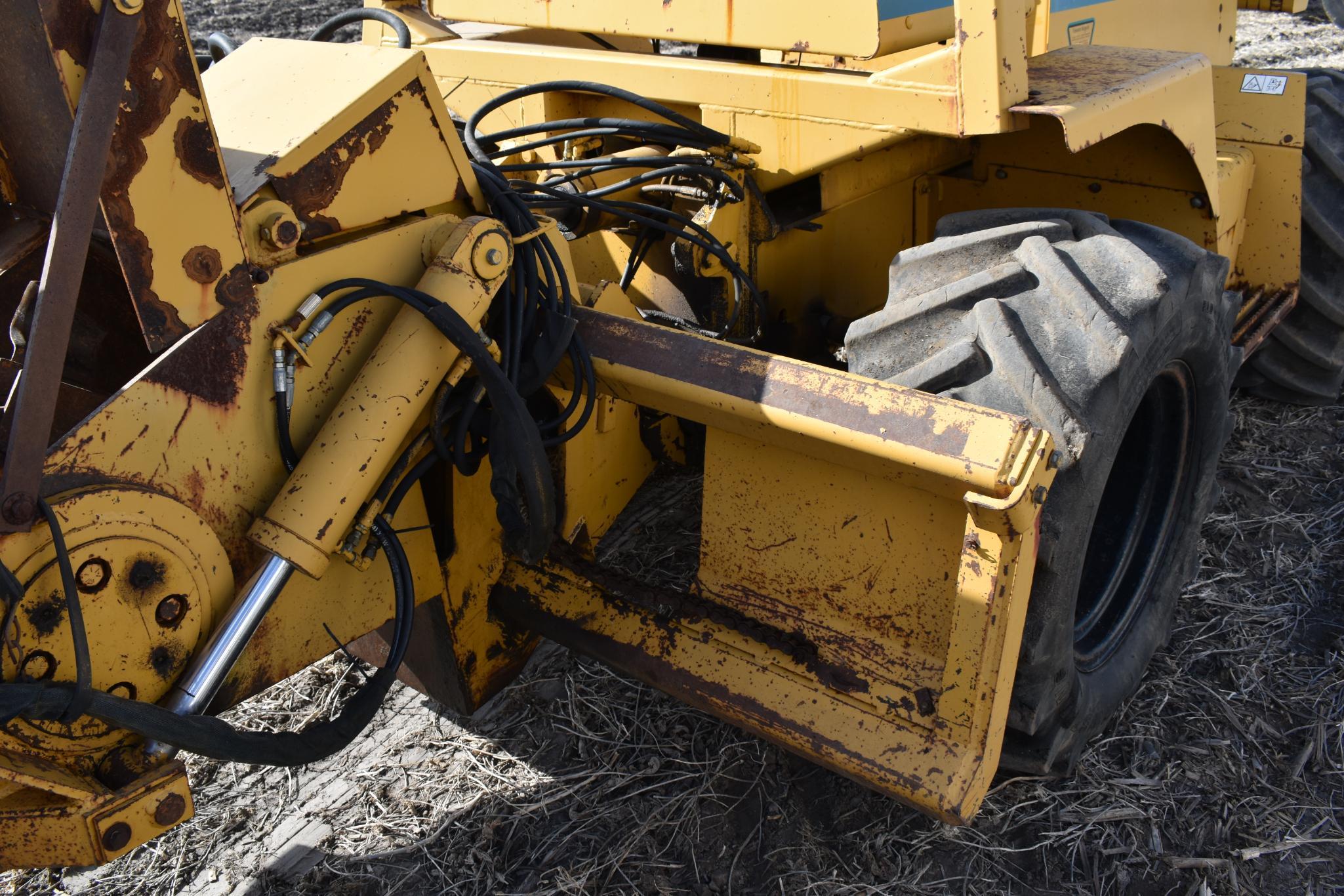 Vermeer V-8550 4X4 trencher