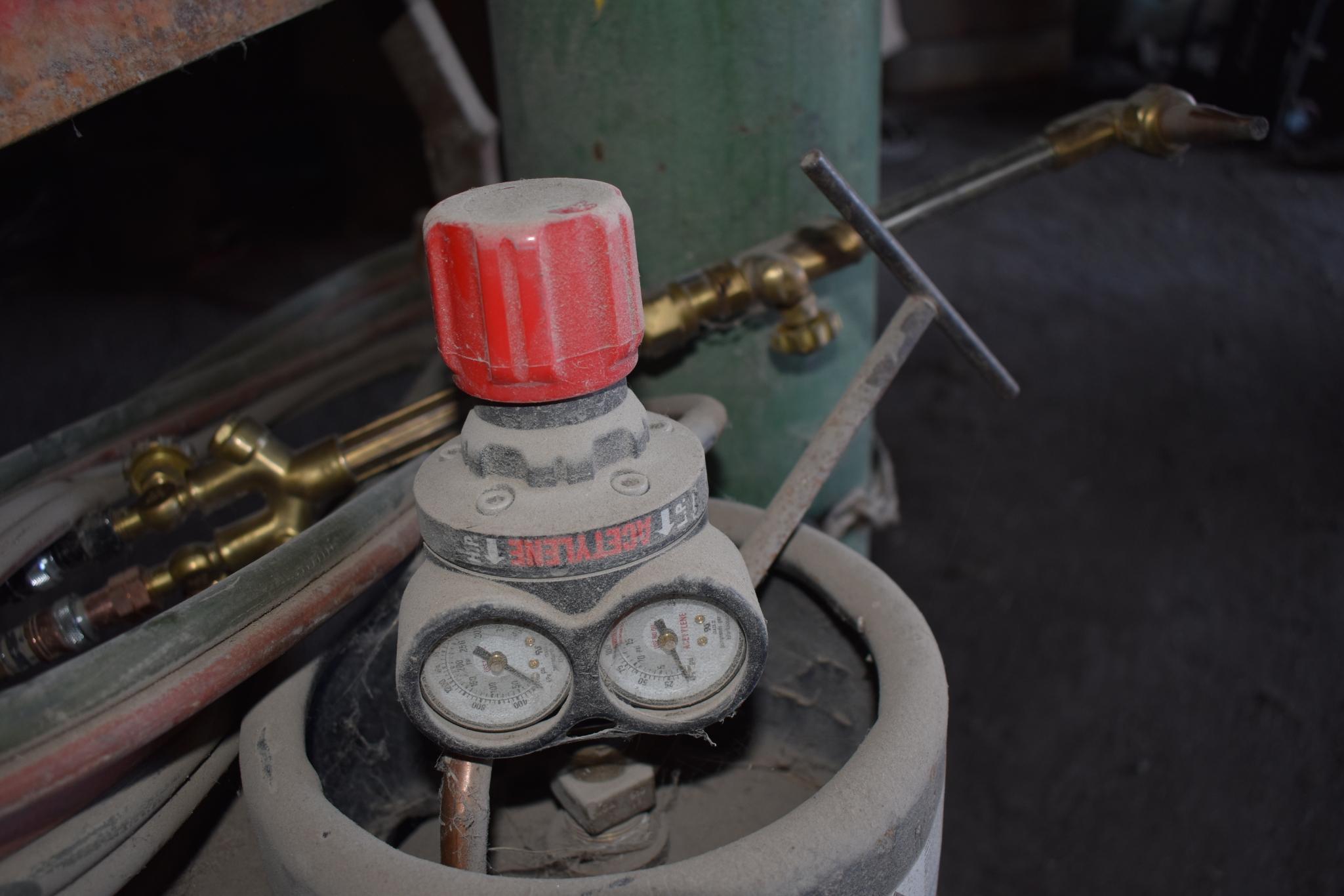 Oxy/acetylene torch set w/ 2 wheel dolly