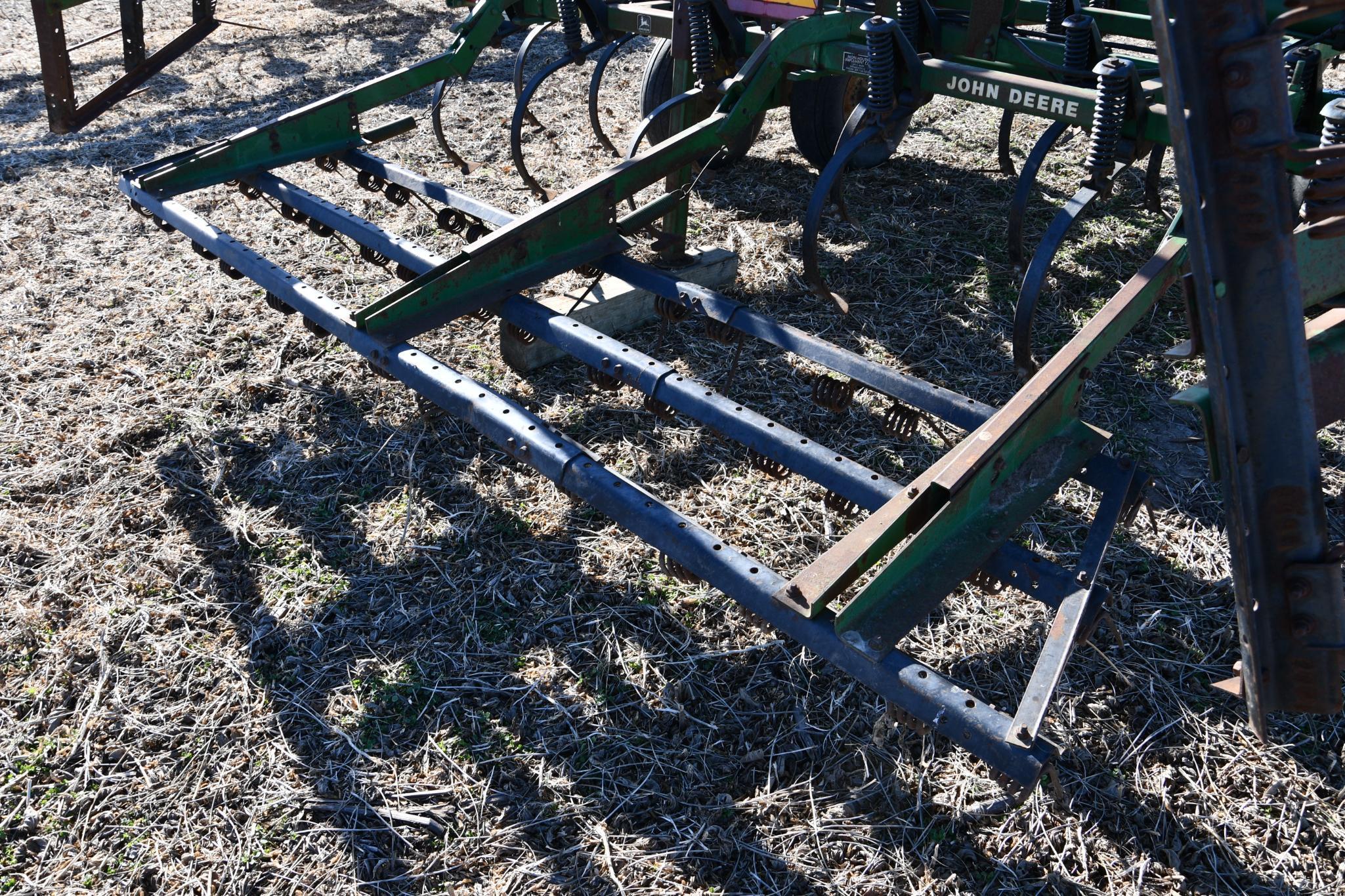 John Deere 960 28' field cultivator