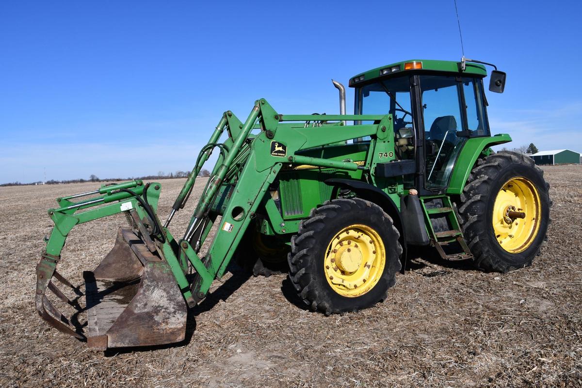 1996 John Deere 7400 MFWD tractor