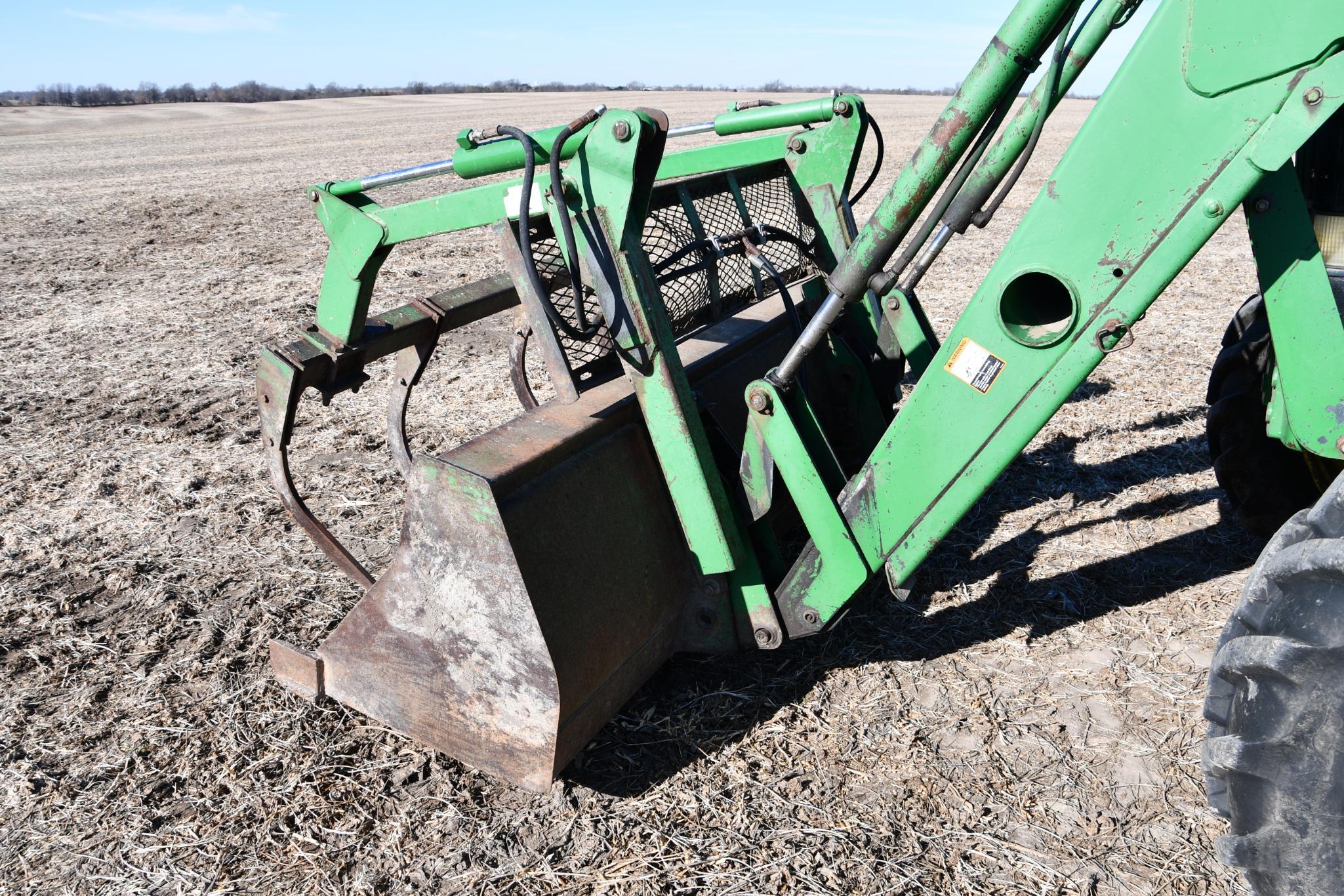 1996 John Deere 7400 MFWD tractor