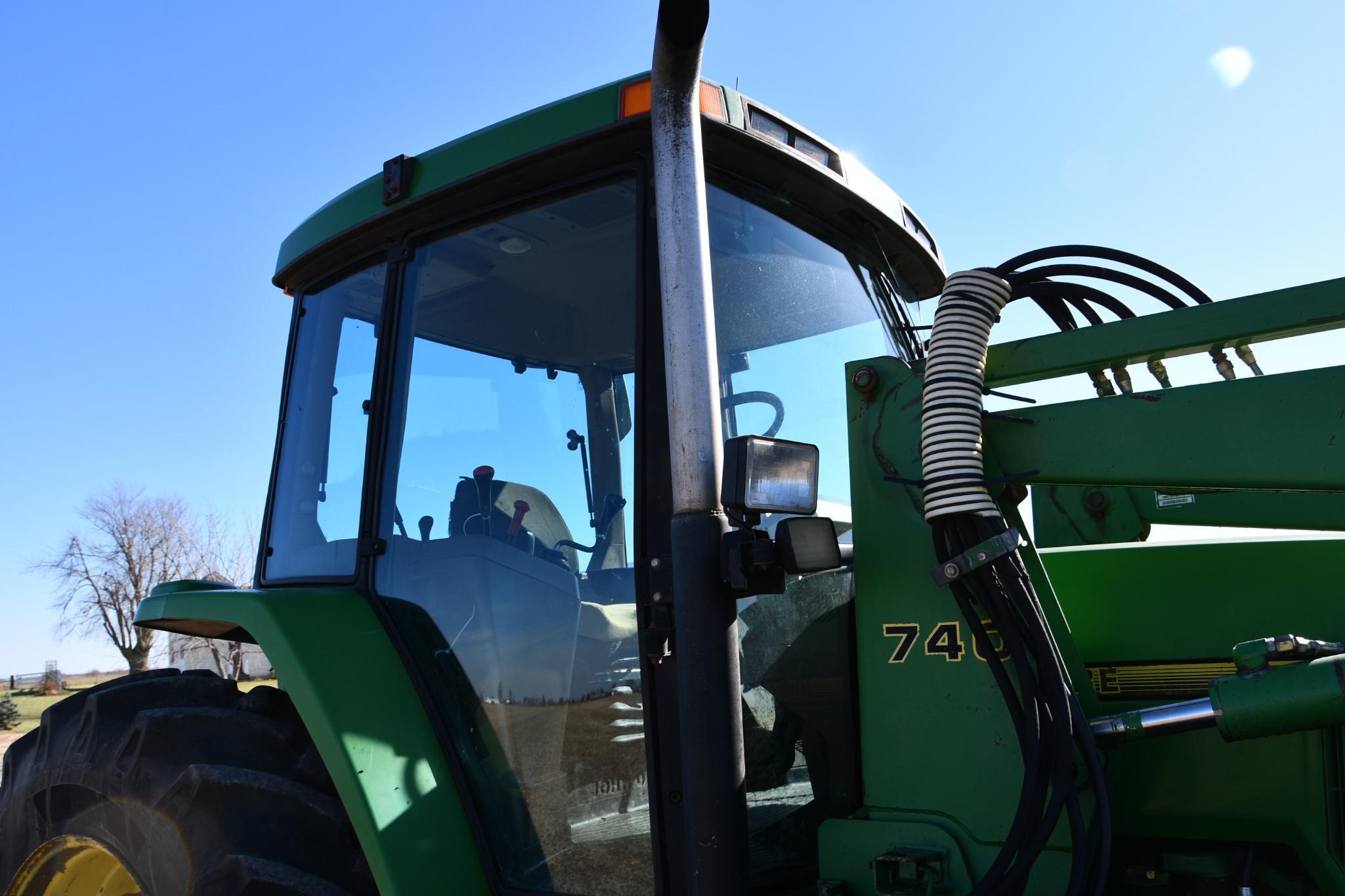 1996 John Deere 7400 MFWD tractor