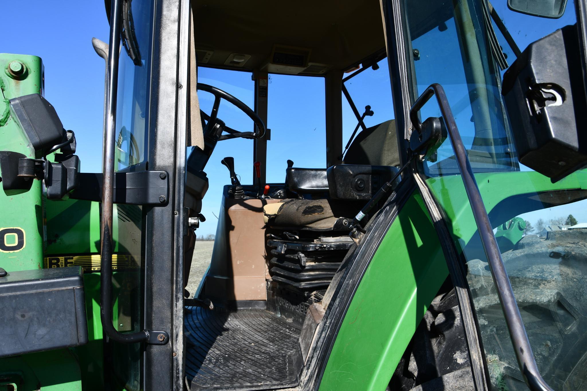 1996 John Deere 7400 MFWD tractor