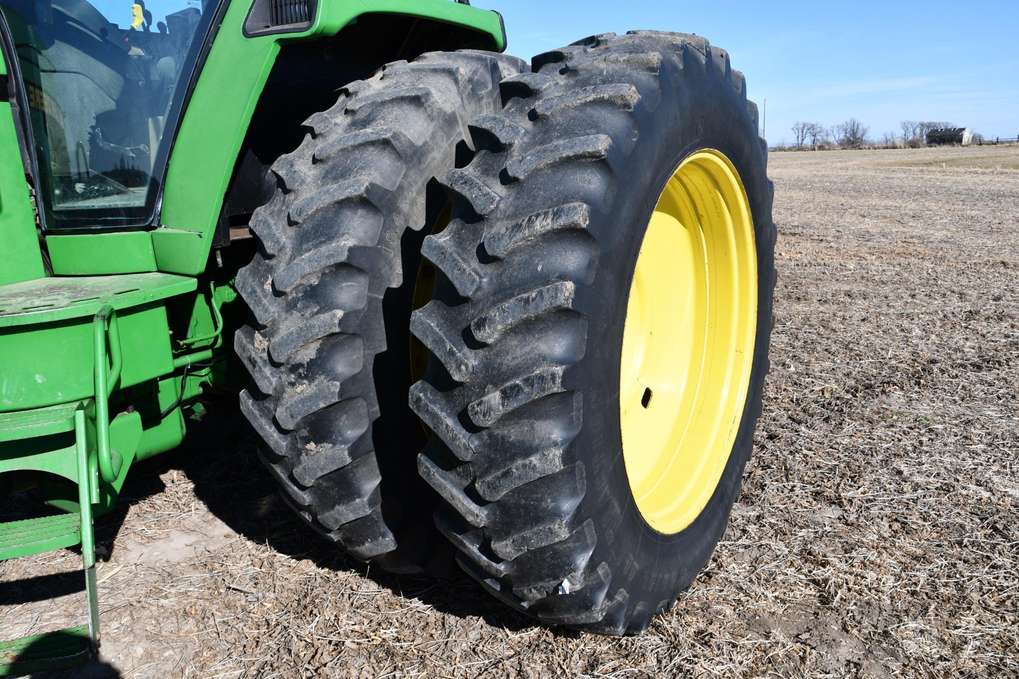 1994 John Deere 4960 MFWD tractor