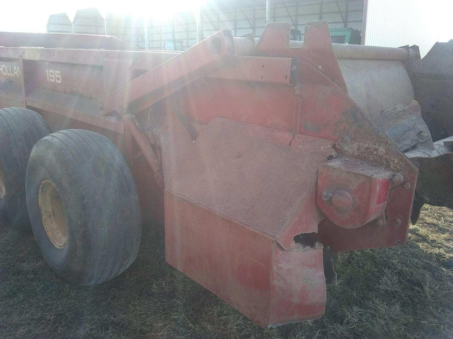 New Holland 195 manure spreader