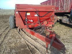 New Holland 195 manure spreader