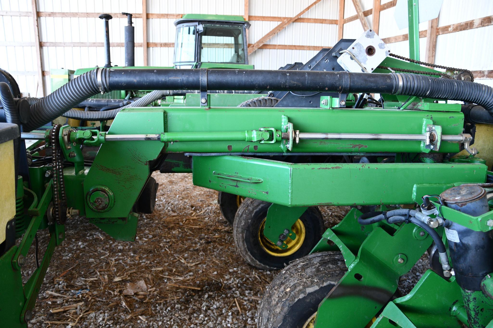 1997 John Deere 1780 16/31 planter