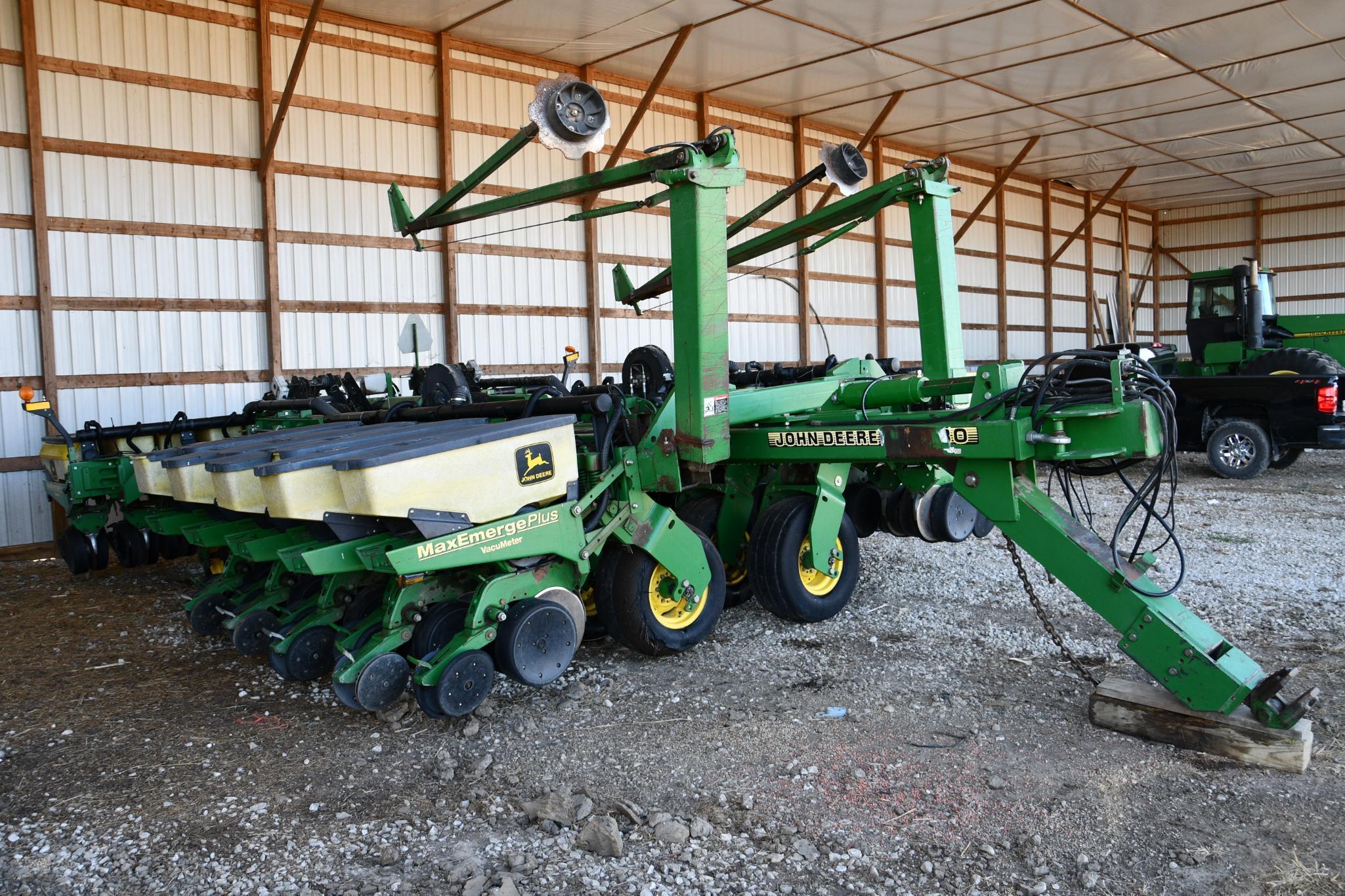 1997 John Deere 1780 16/31 planter