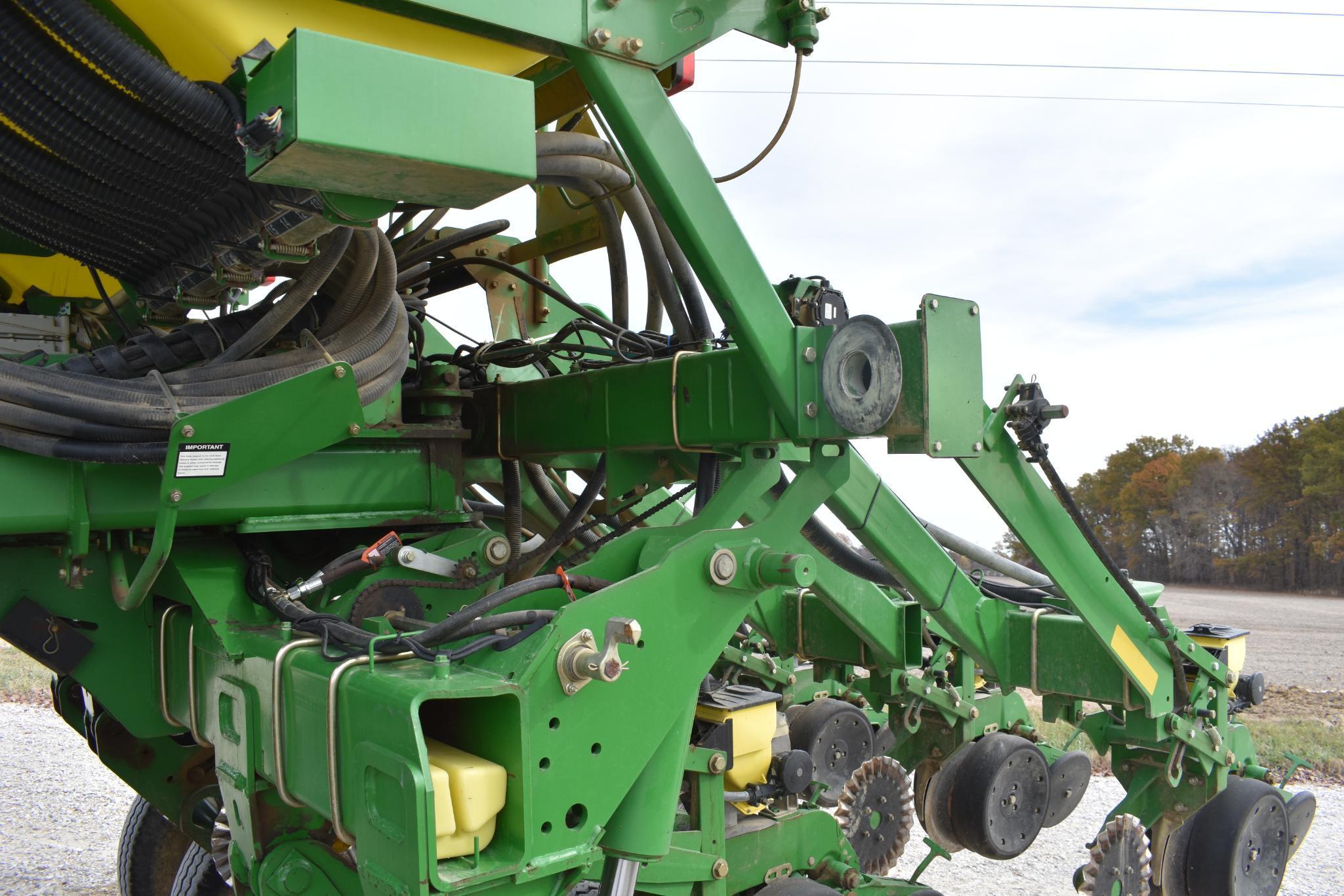 2006 John Deere 1790 CCS 16/31 planter