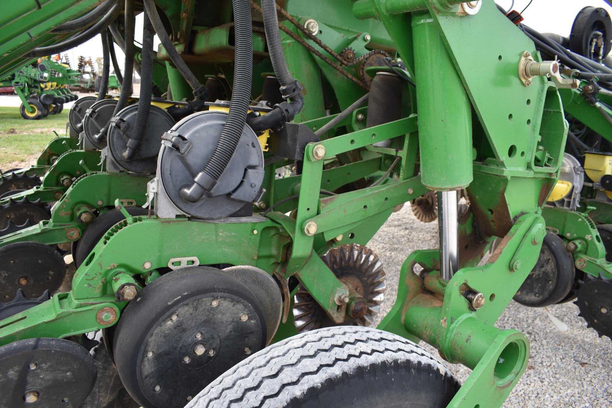 2006 John Deere 1790 CCS 16/31 planter