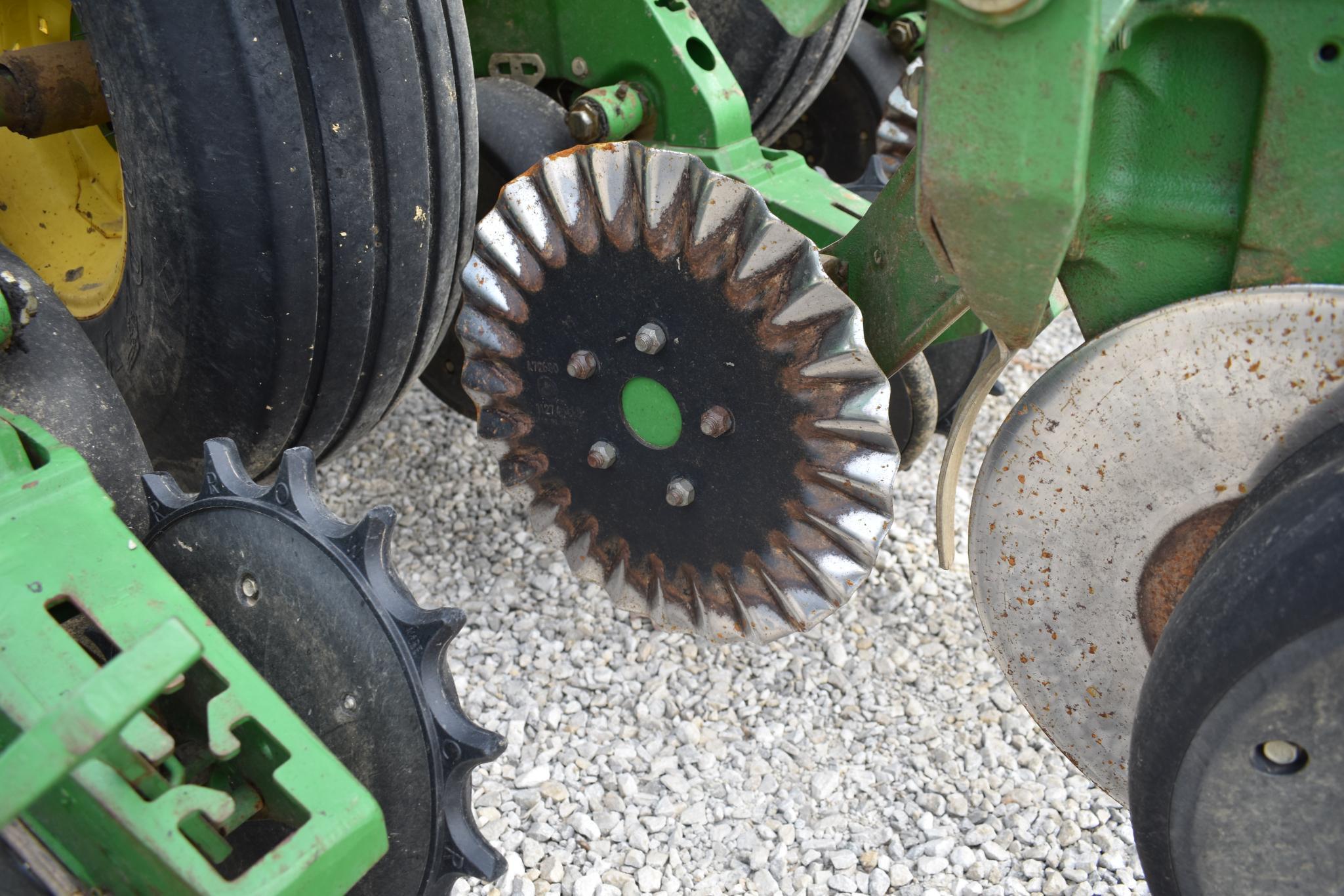 2006 John Deere 1790 CCS 16/31 planter