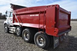 1995 Ford L-9000 tandem axle dump truck