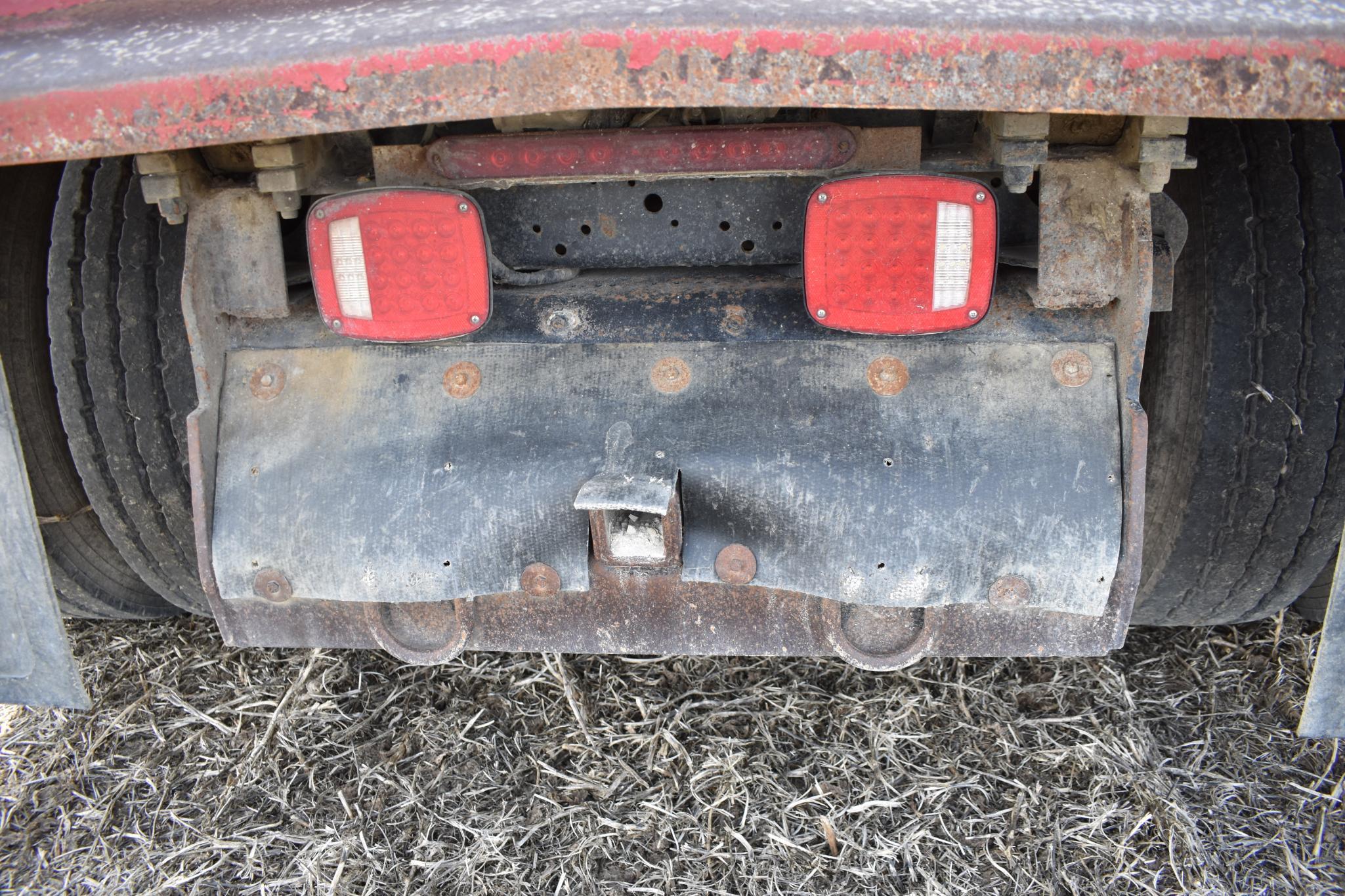 1995 Ford L-9000 tandem axle dump truck