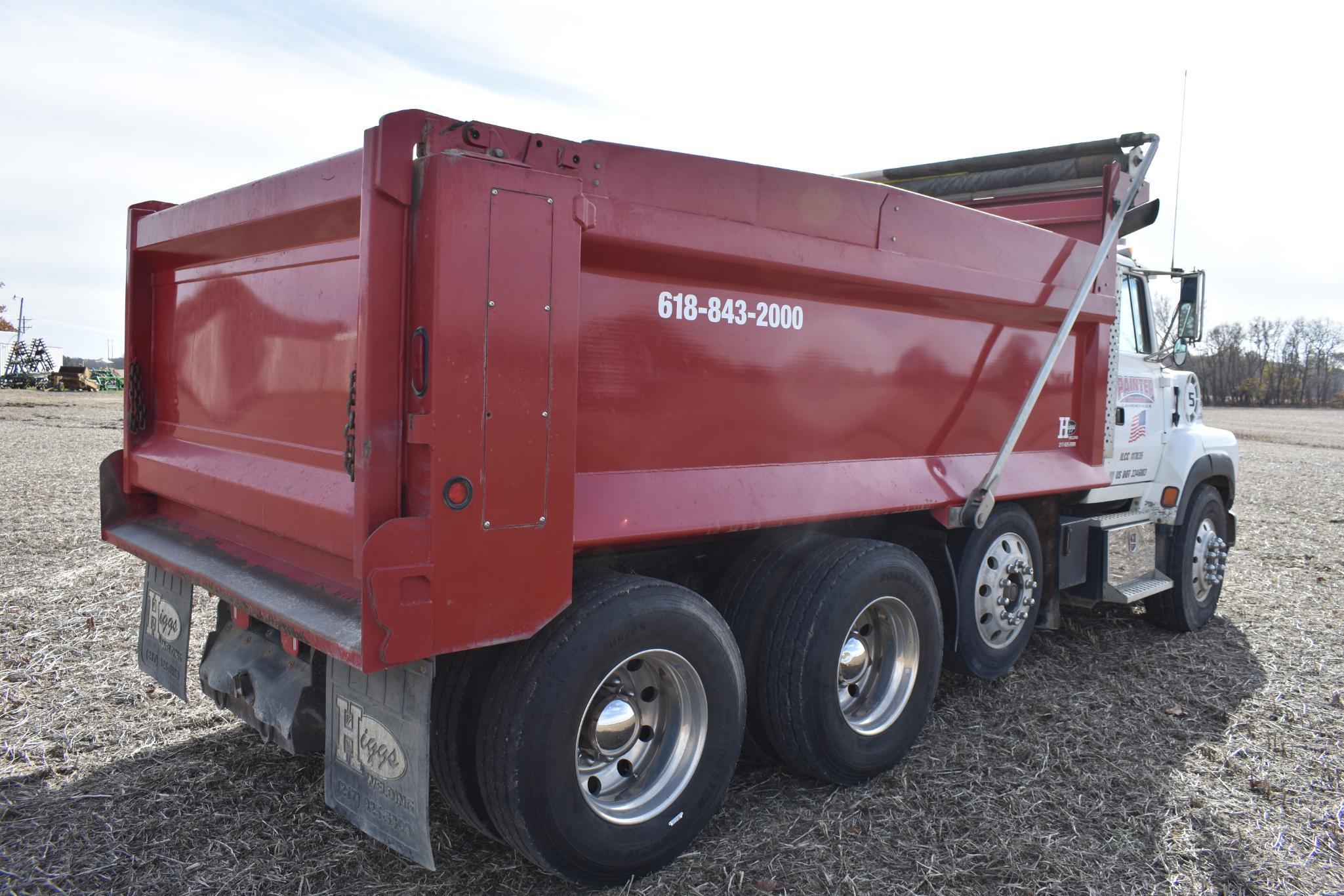 1995 Ford L-9000 tandem axle dump truck