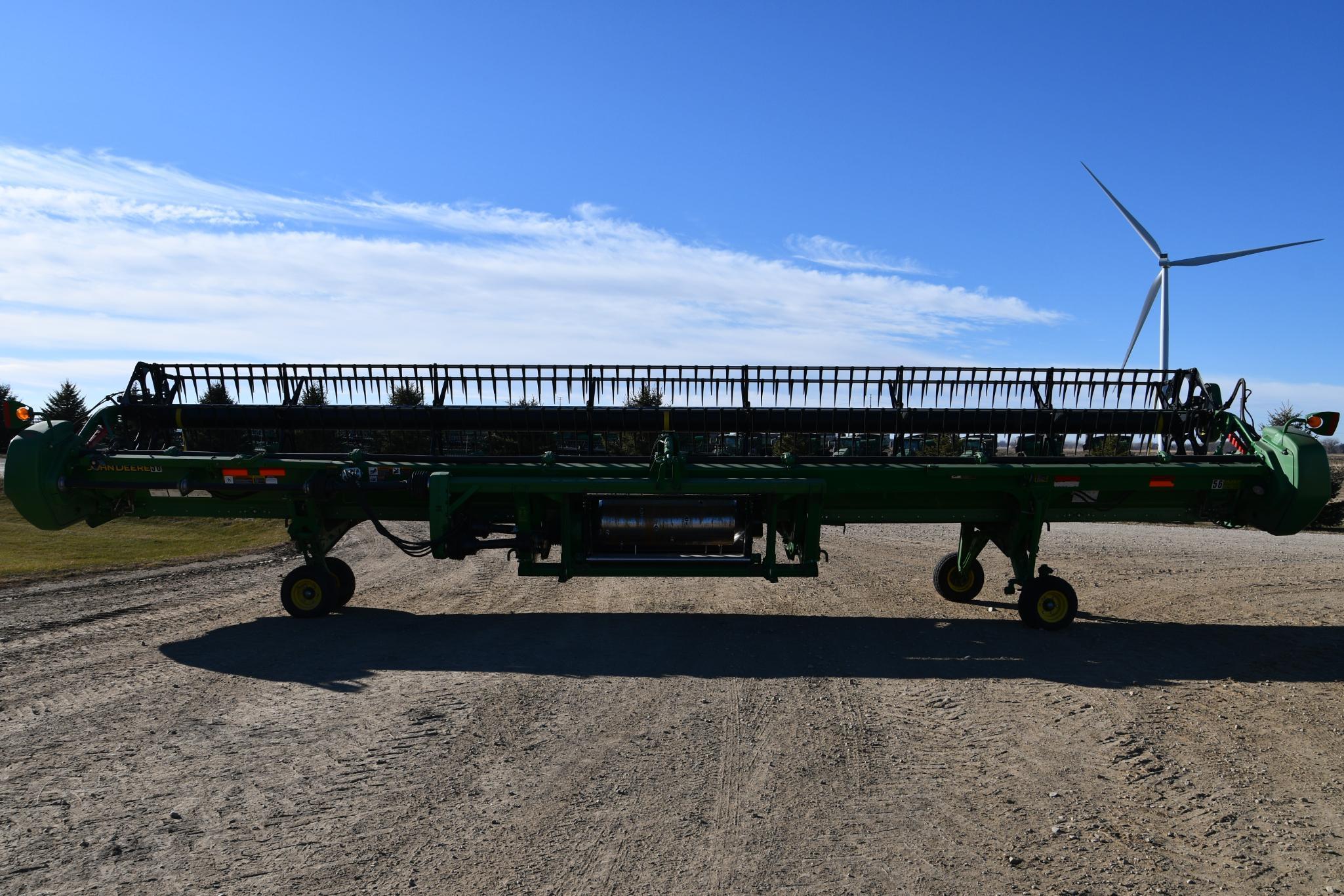 2017 John Deere 635D 35' rigid draper head