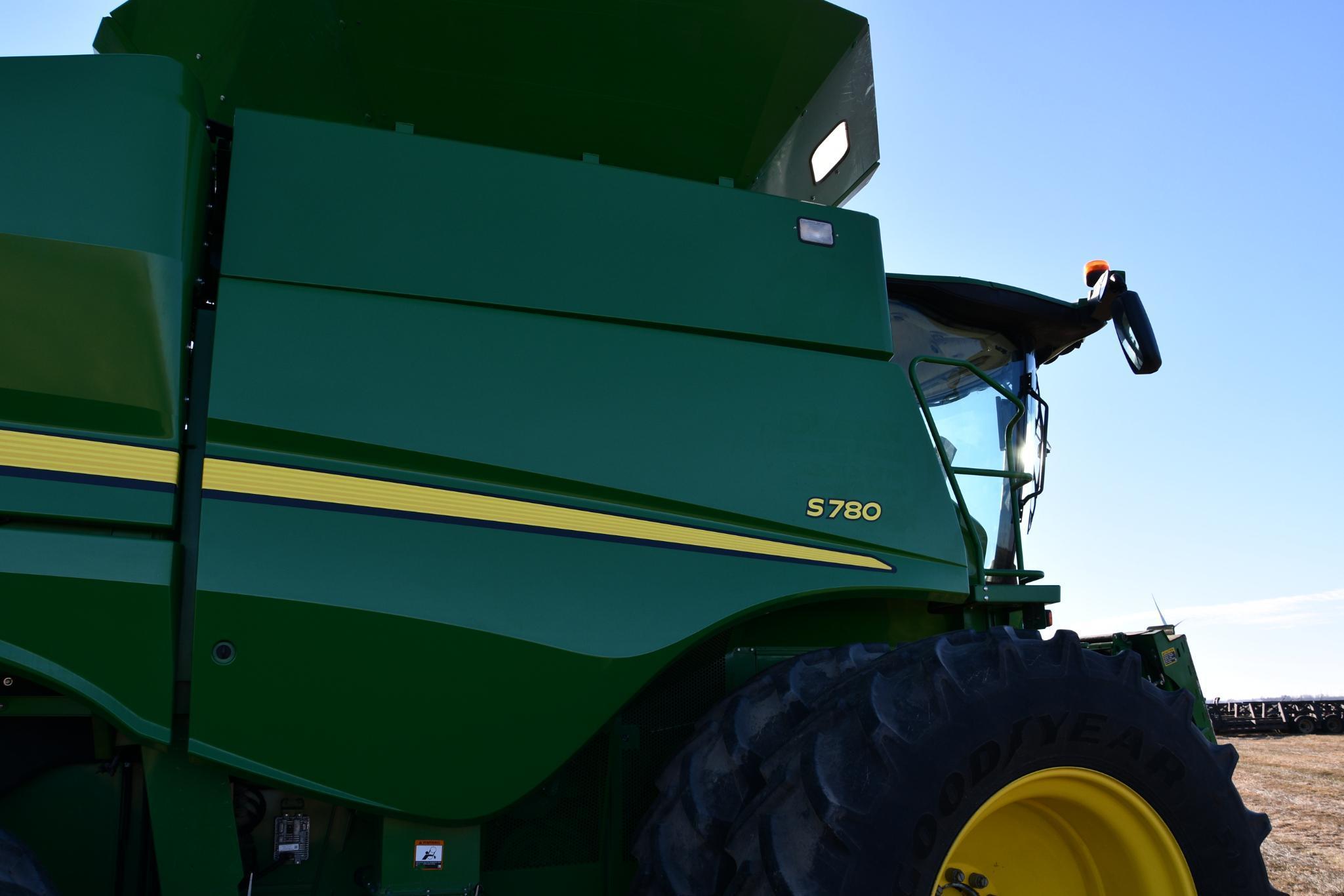 2018 John Deere S780 4wd combine