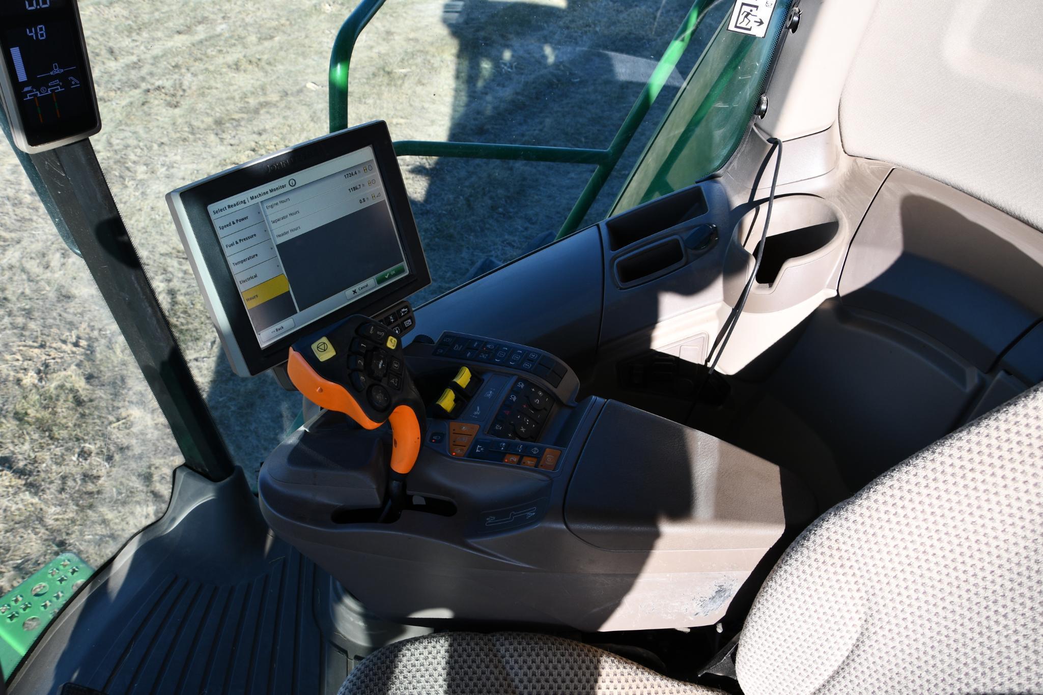 2018 John Deere S780 4wd combine