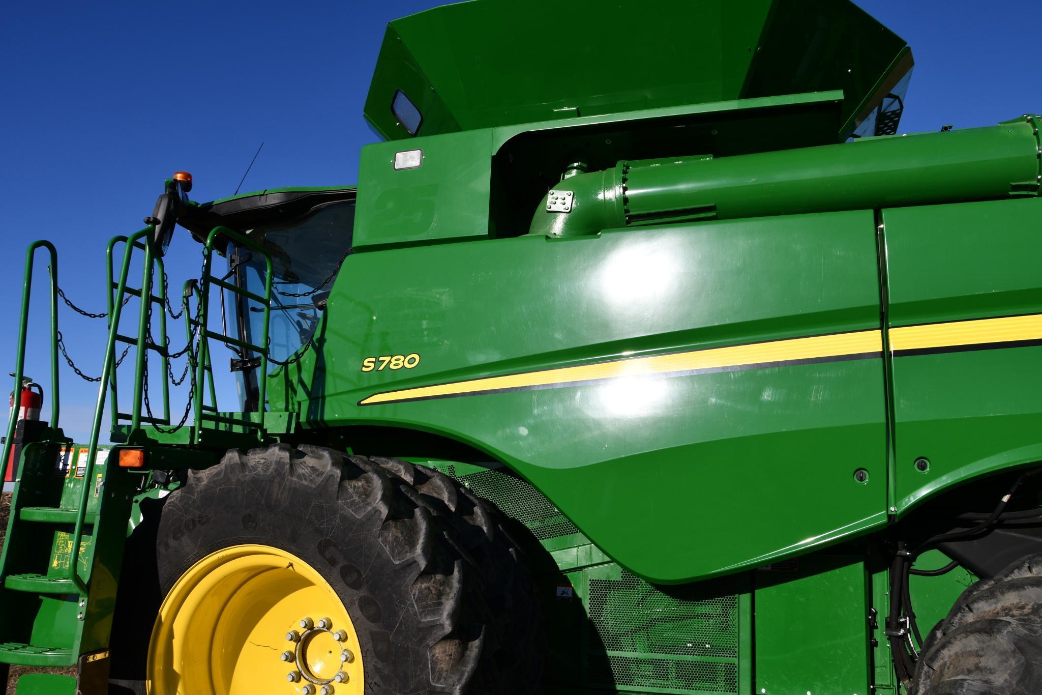 2018 John Deere S780 4wd combine