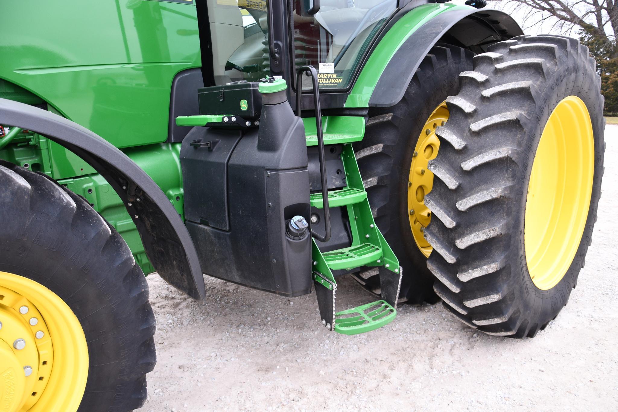 2015 John Deere 8245R MFWD tractor