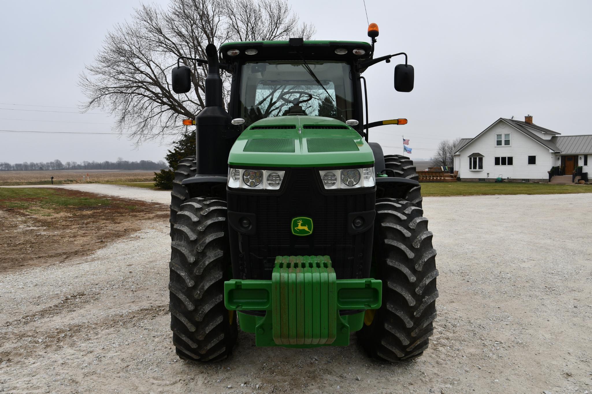 2015 John Deere 8245R MFWD tractor