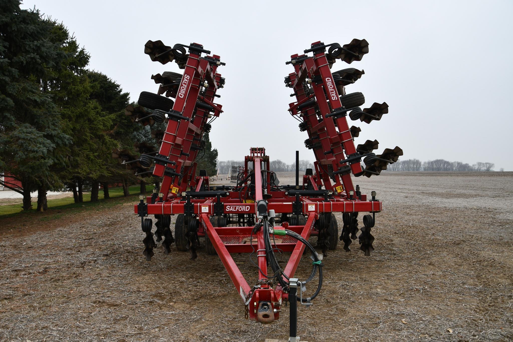 Salford 570 RTS 30' vertical tillage tool