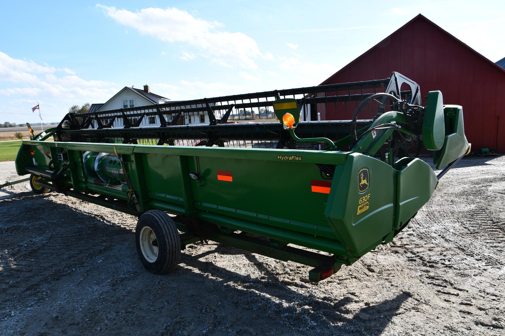 2009 John Deere 630F 30' HydraFlex platform