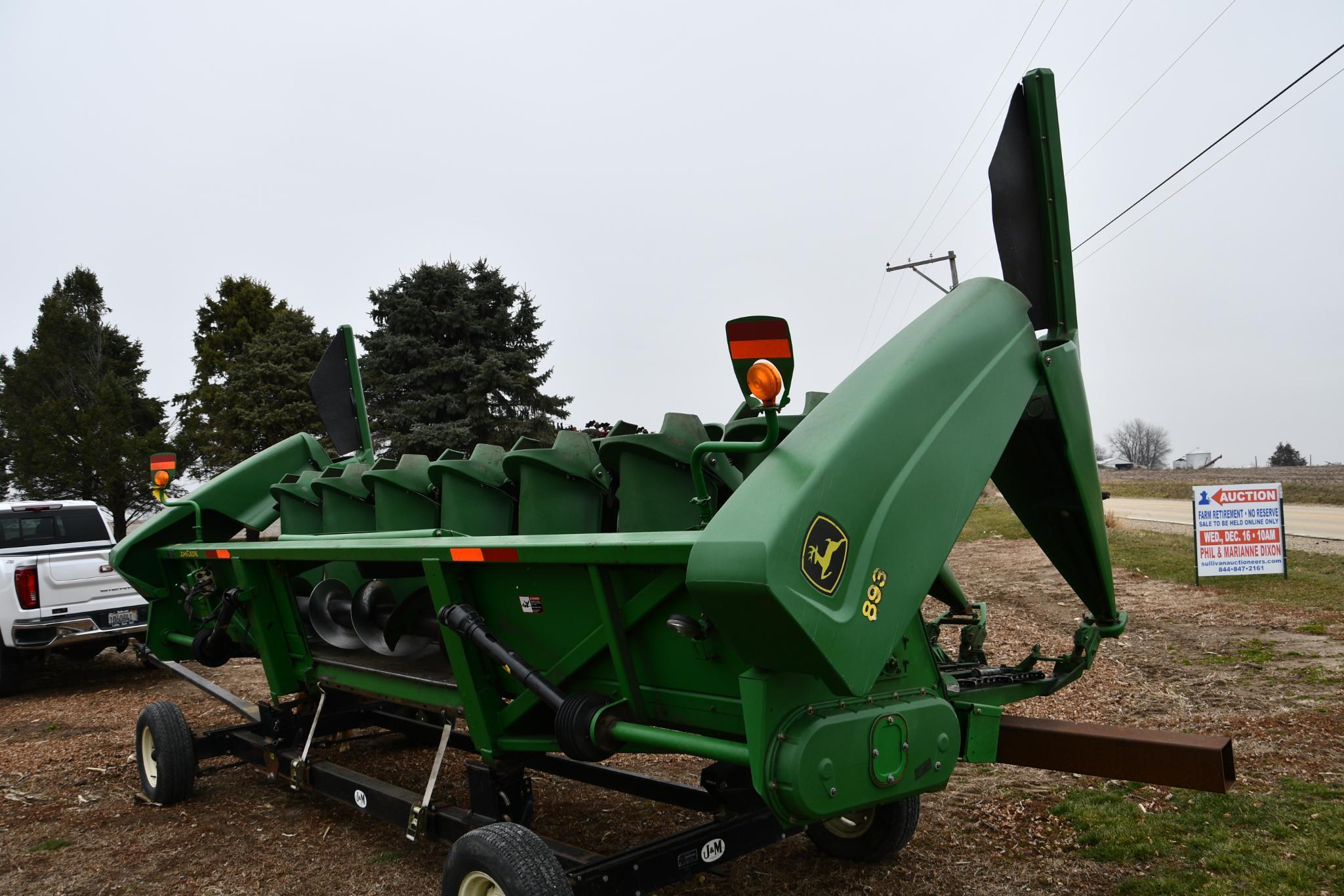 2007 John Deere 893 8 row 30" corn head