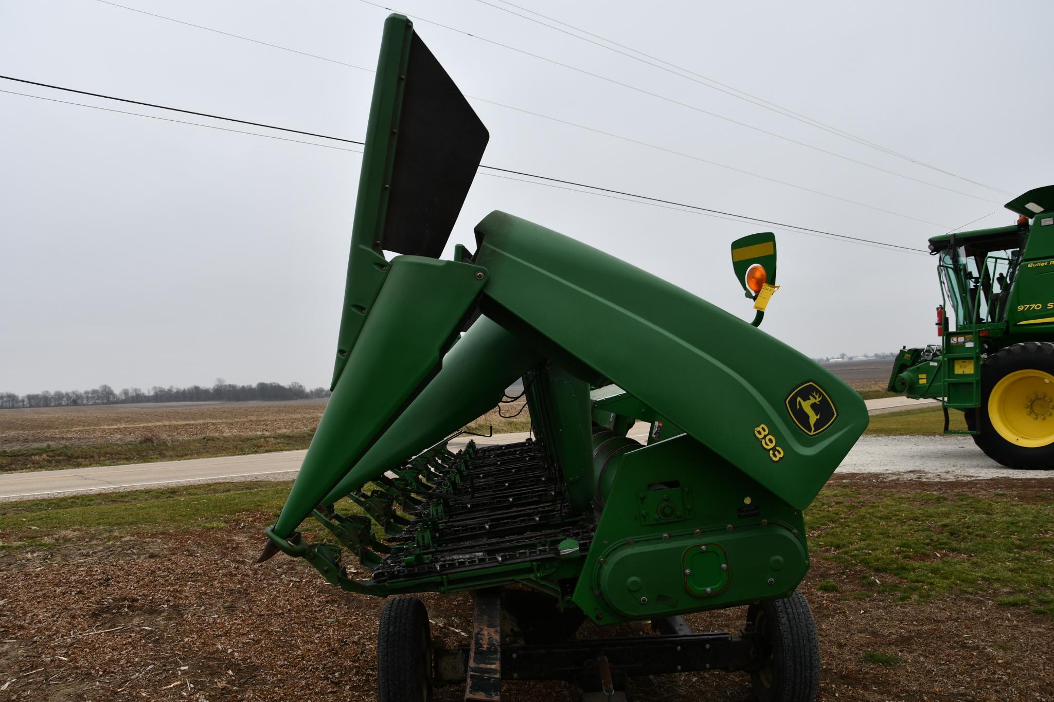 2007 John Deere 893 8 row 30" corn head