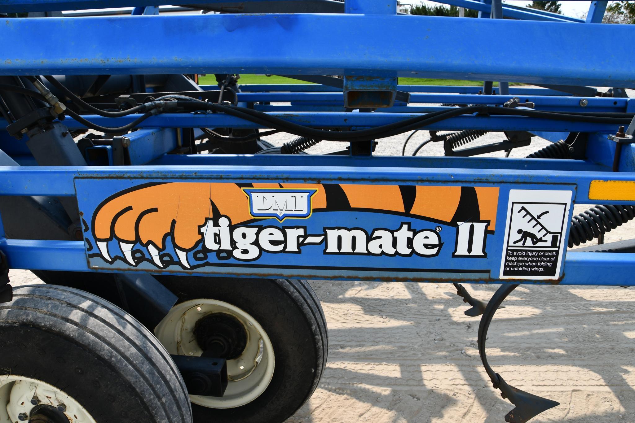 DMI Tiger-Mate II 30' field cultivator