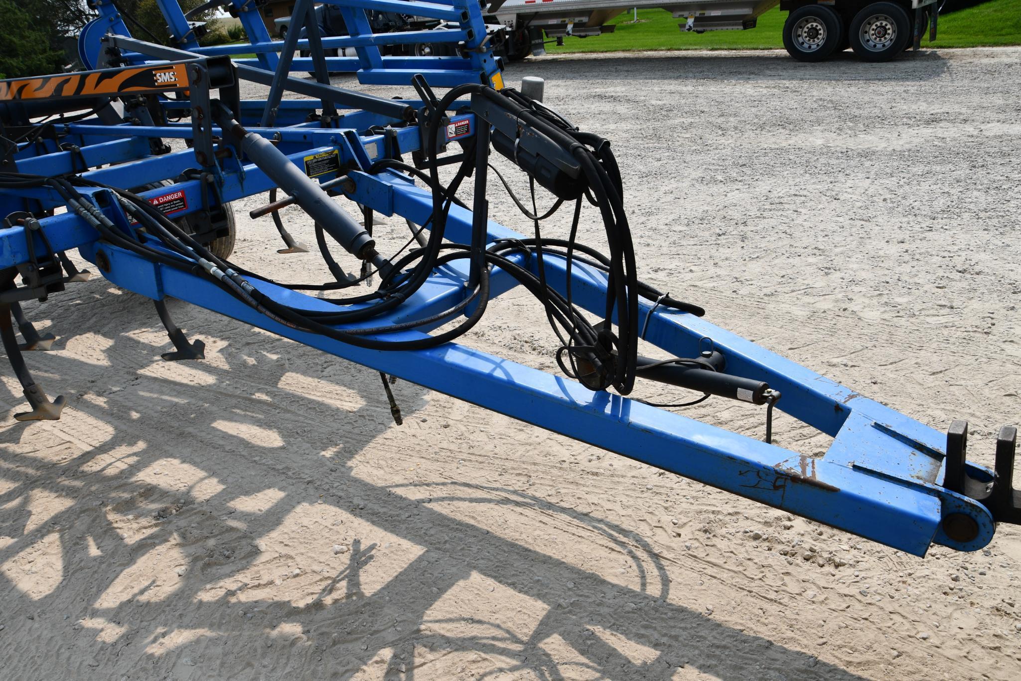 DMI Tiger-Mate II 30' field cultivator