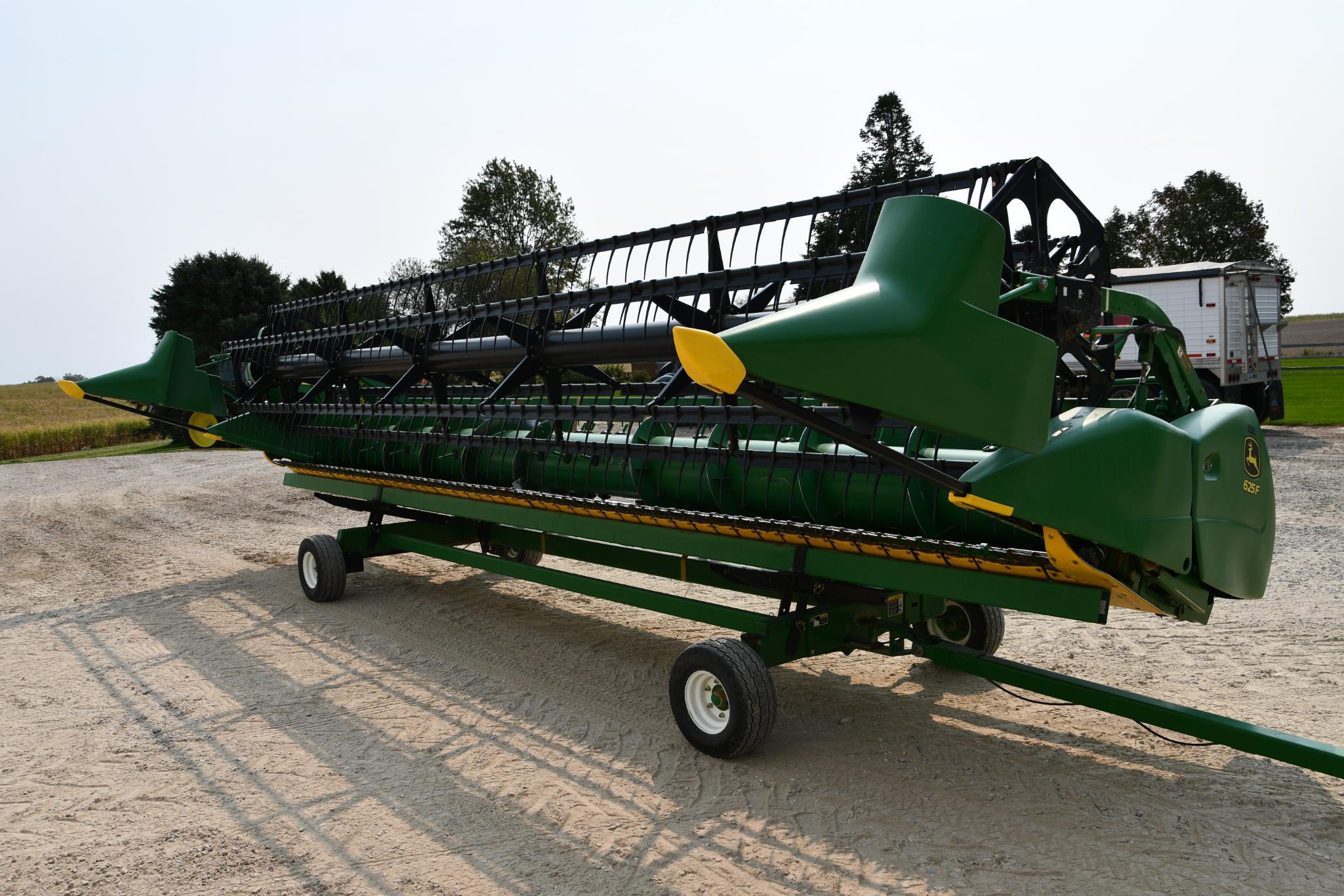 2012 John Deere 625F 25' HydraFlex platform