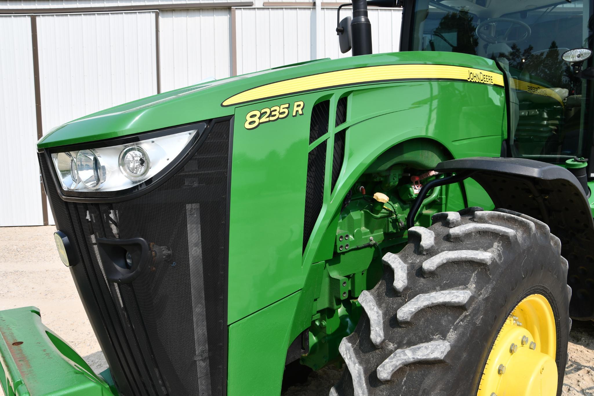 2013 John Deere 8235R MFWD tractor