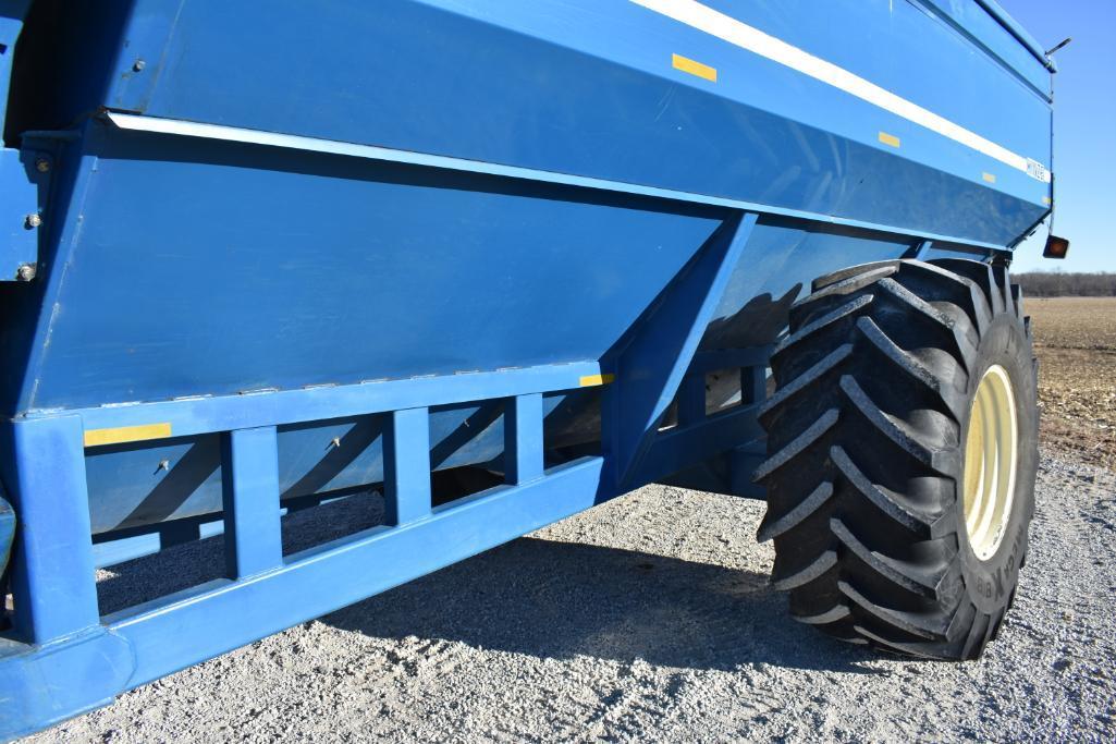 Kinze 840 grain cart