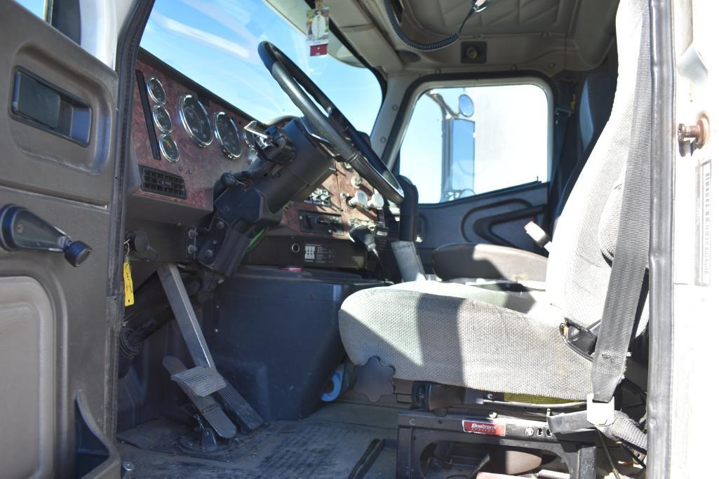 2001 International 9200i day cab semi